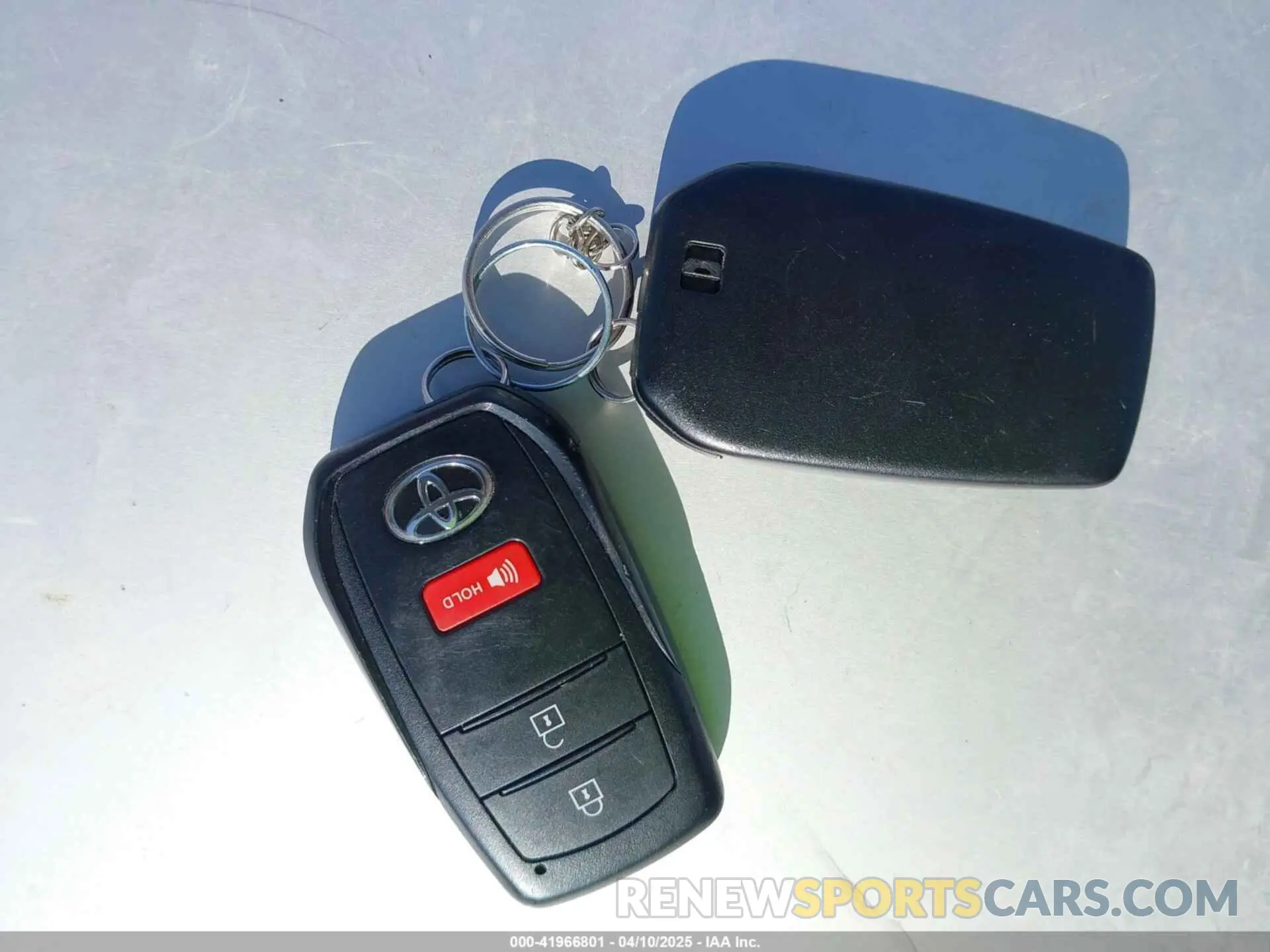 11 Фотография поврежденного автомобиля 7MUBAABG4NV014032 TOYOTA COROLLA CROSS 2022