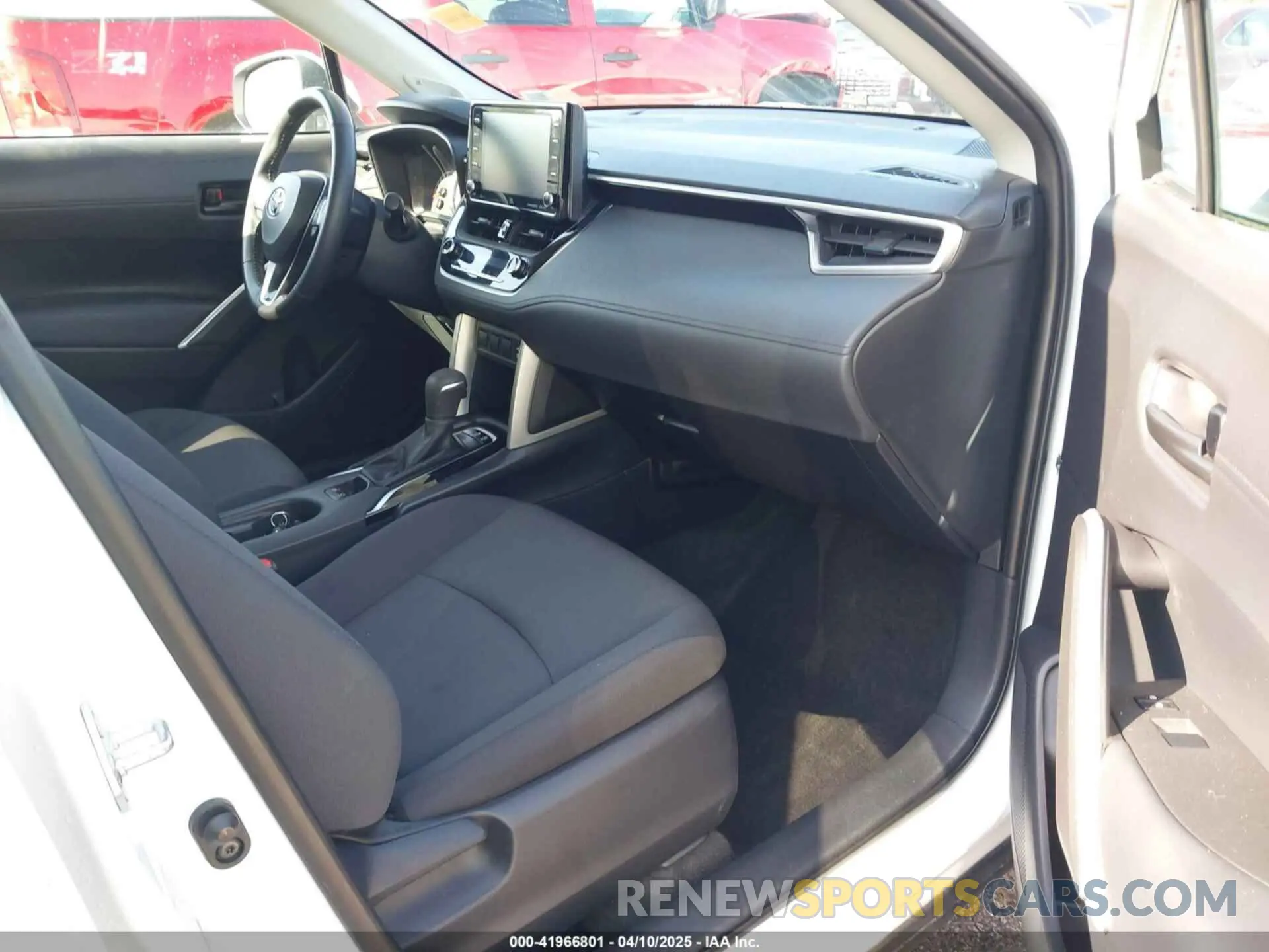 5 Фотография поврежденного автомобиля 7MUBAABG4NV014032 TOYOTA COROLLA CROSS 2022