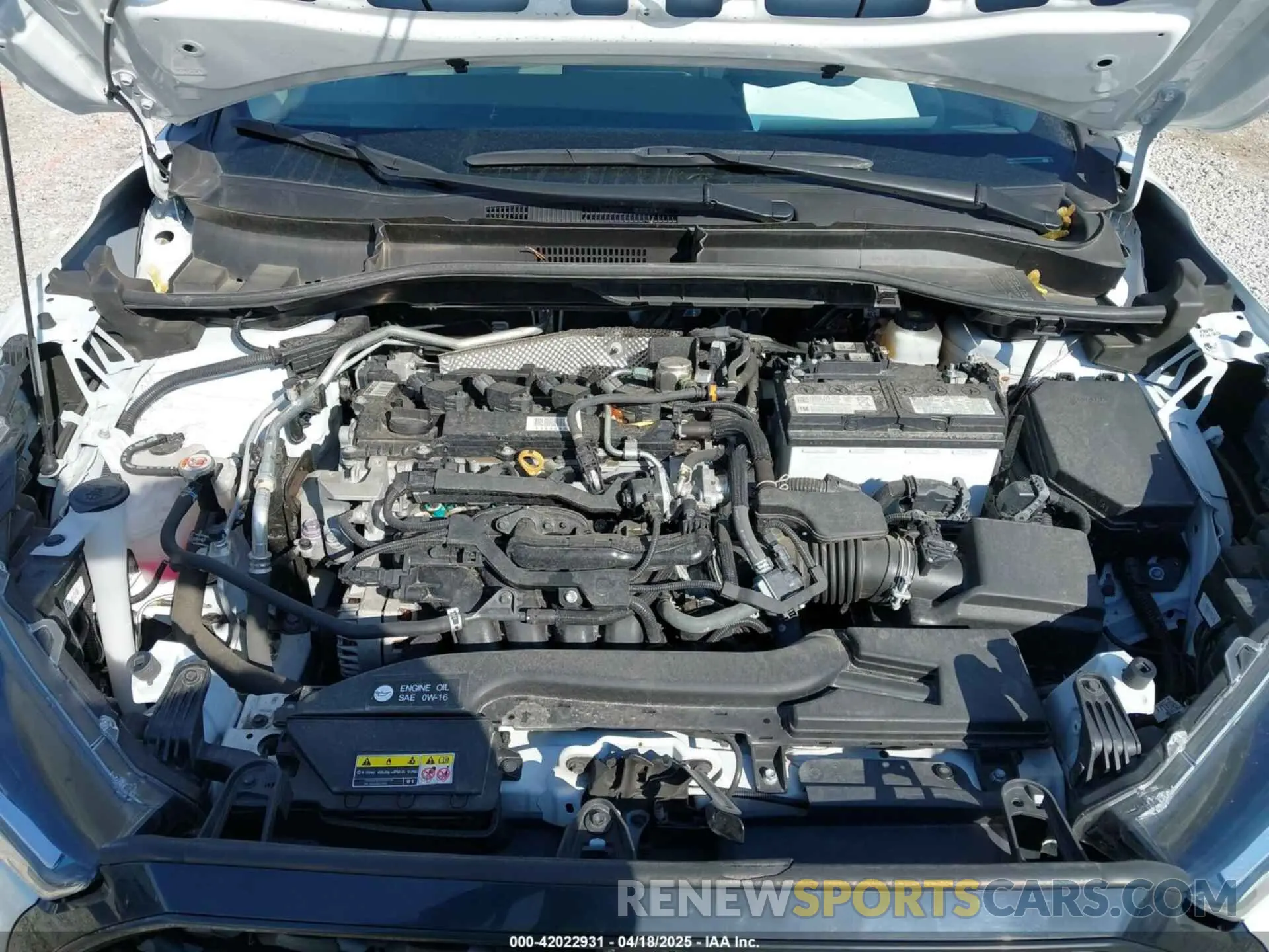 10 Photograph of a damaged car 7MUCAAAG3NV012231 TOYOTA COROLLA CROSS 2022