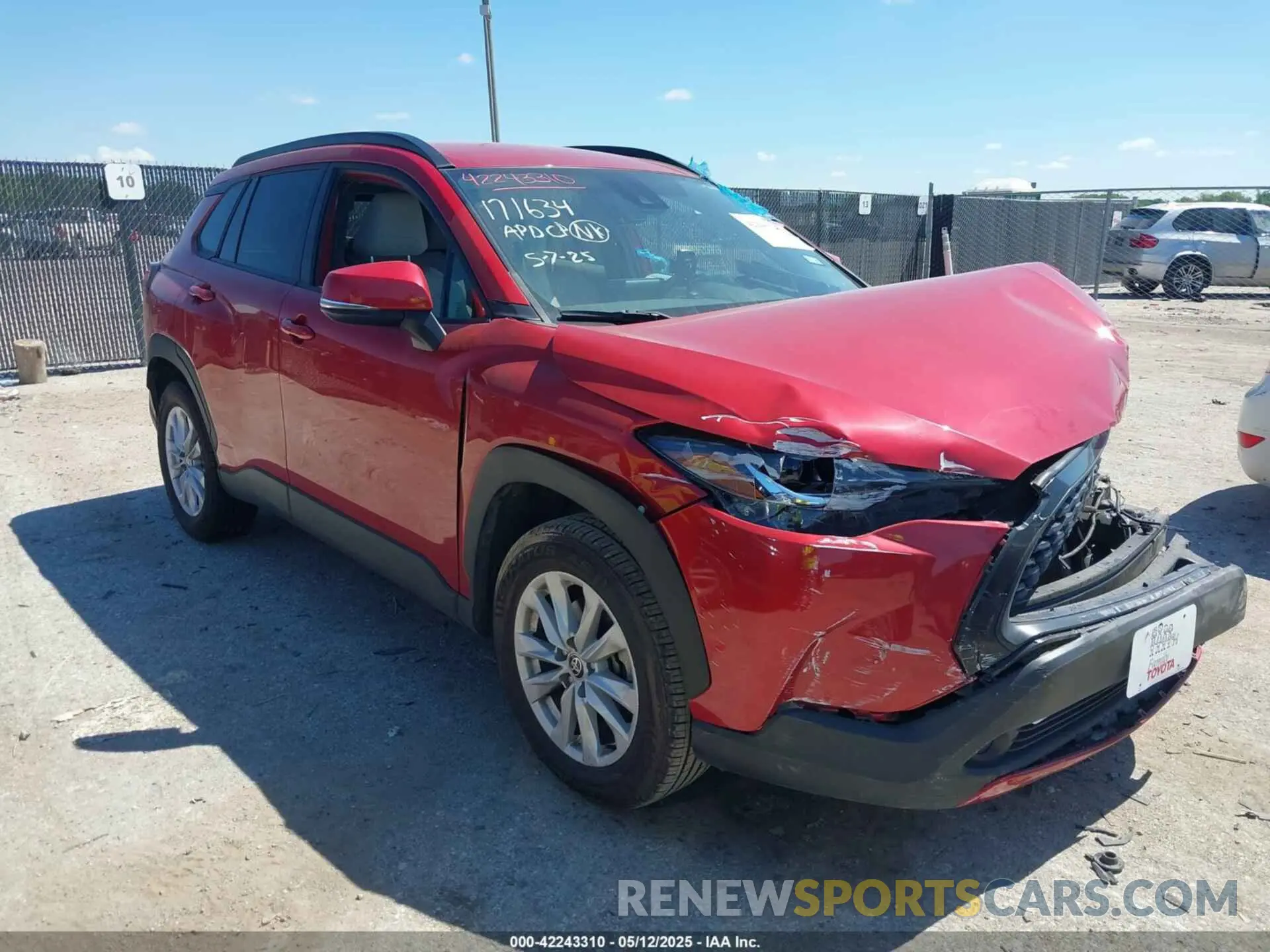 1 Фотография поврежденного автомобиля 7MUCAAAG3NV028977 TOYOTA COROLLA CROSS 2022