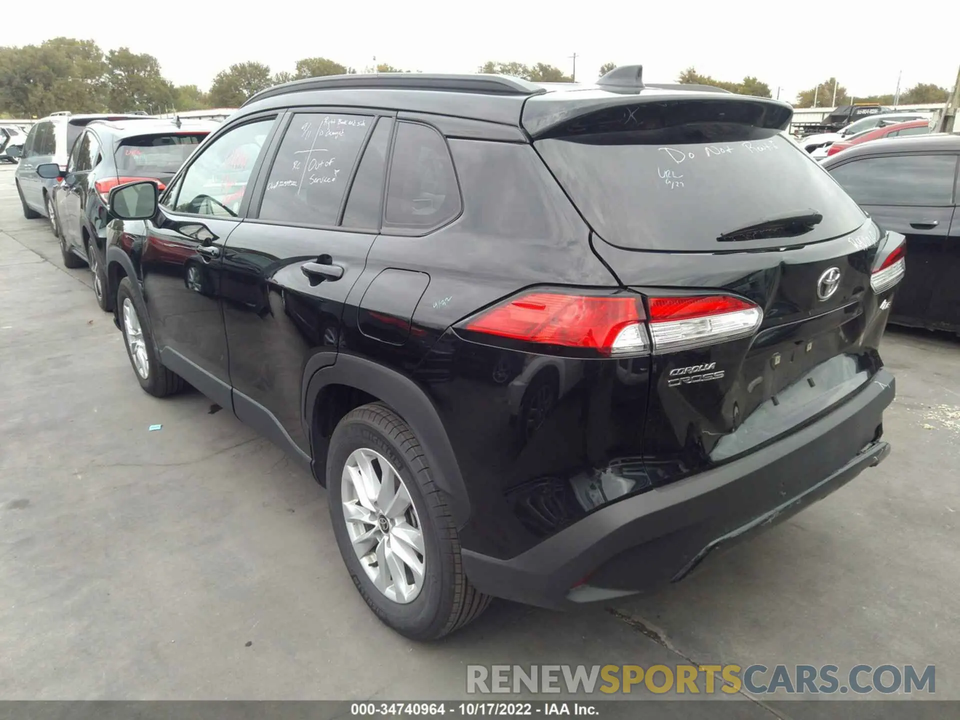 3 Photograph of a damaged car 7MUCAAAG5NV009198 TOYOTA COROLLA CROSS 2022