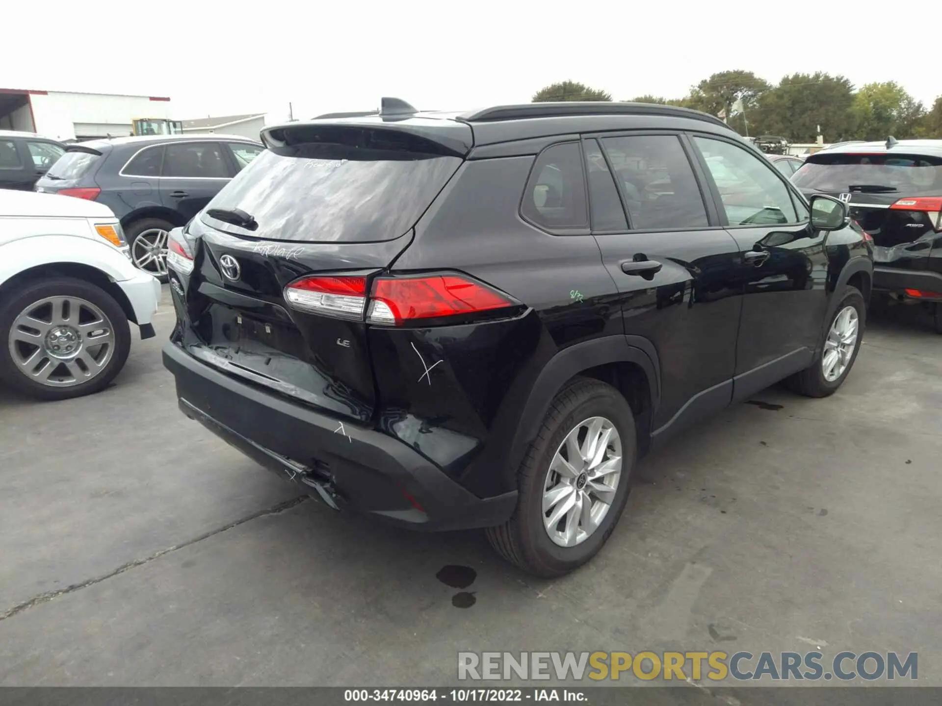 4 Photograph of a damaged car 7MUCAAAG5NV009198 TOYOTA COROLLA CROSS 2022