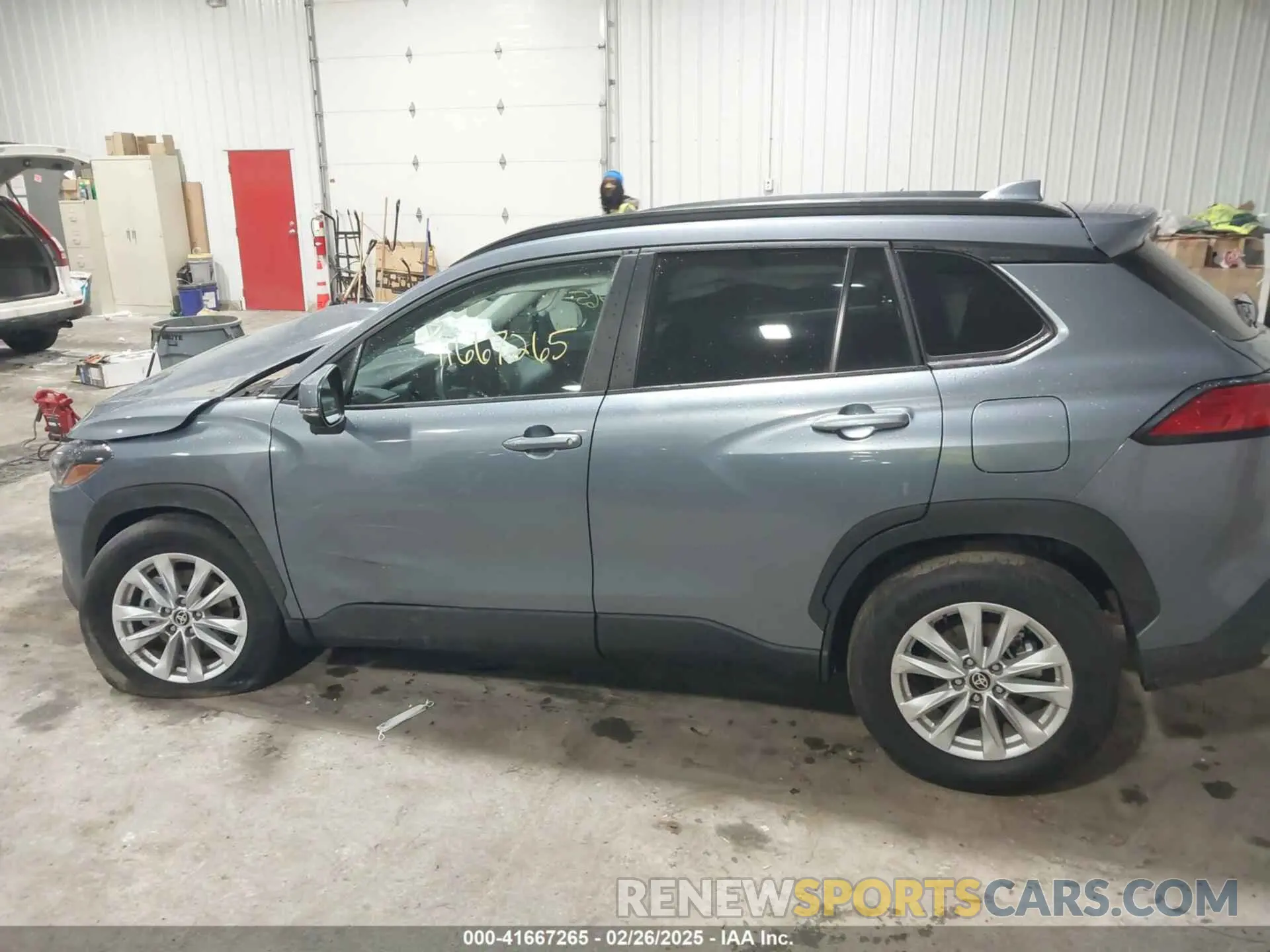 14 Photograph of a damaged car 7MUCAABG0NV022584 TOYOTA COROLLA CROSS 2022