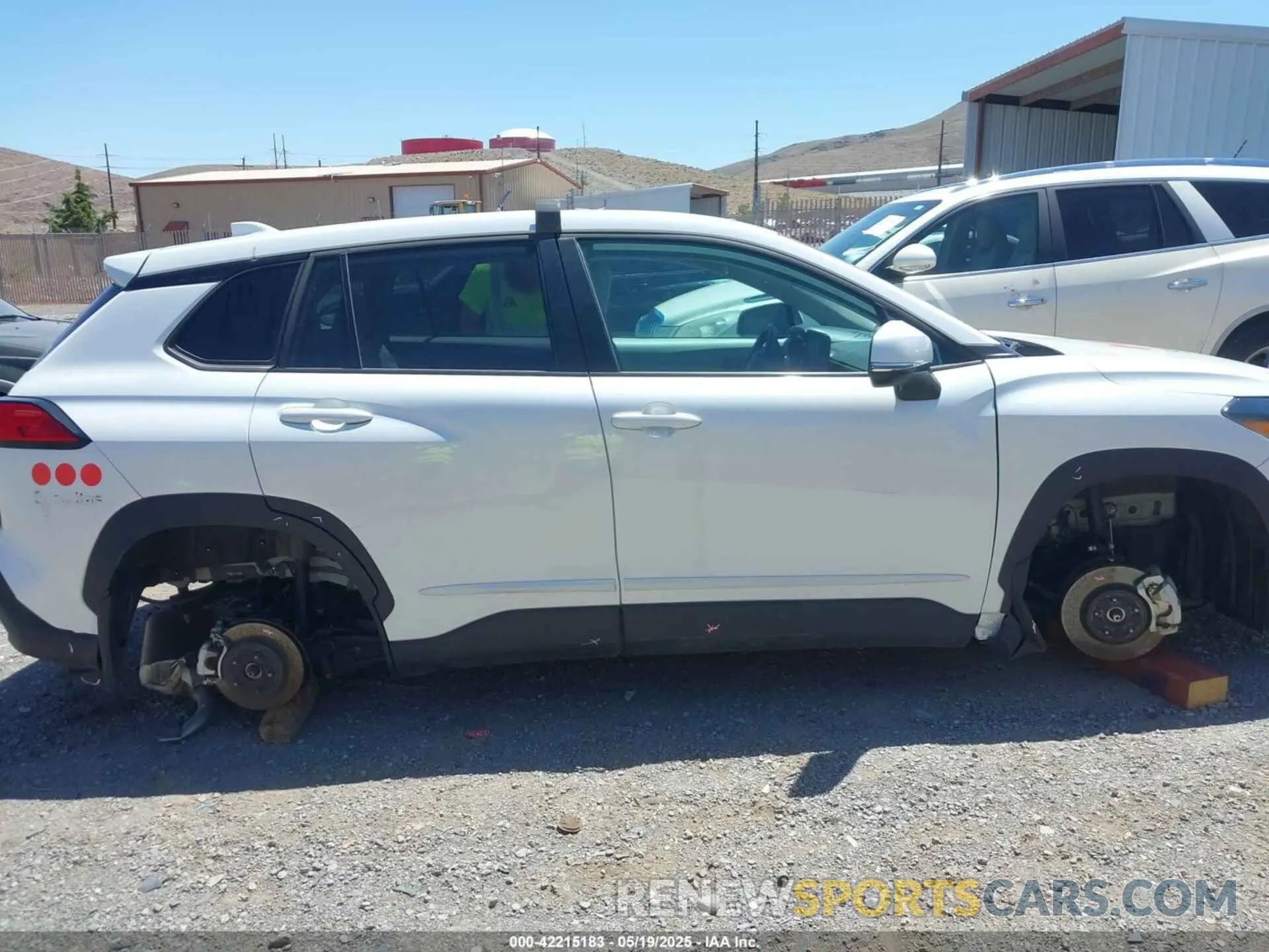 12 Photograph of a damaged car 7MUCAABG5NV036643 TOYOTA COROLLA CROSS 2022