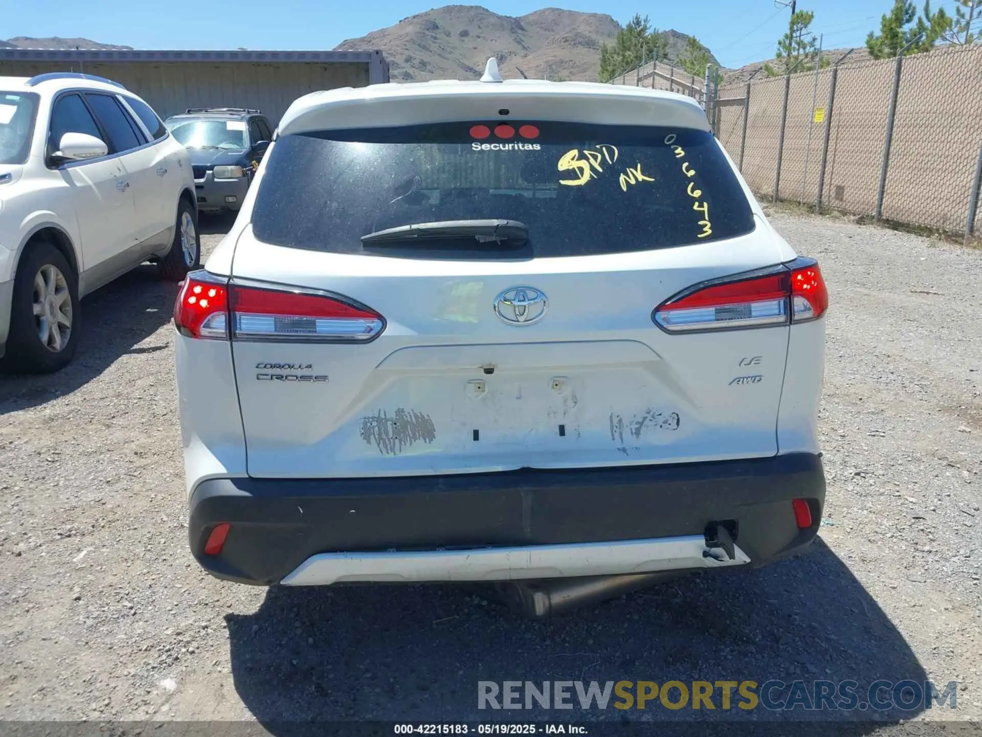 15 Photograph of a damaged car 7MUCAABG5NV036643 TOYOTA COROLLA CROSS 2022