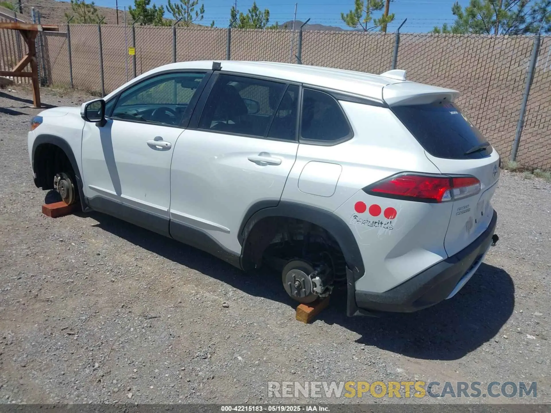 3 Photograph of a damaged car 7MUCAABG5NV036643 TOYOTA COROLLA CROSS 2022
