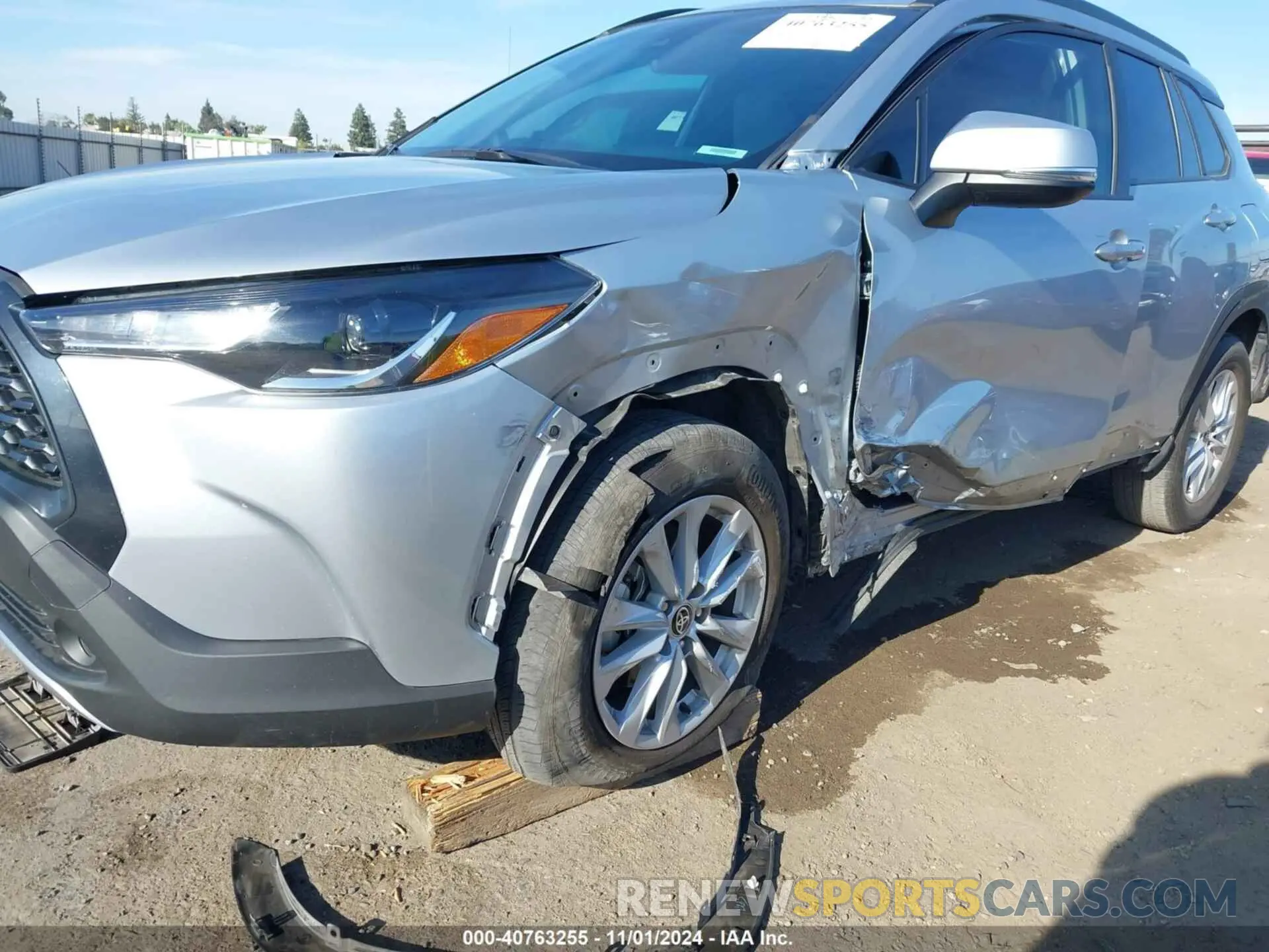 6 Photograph of a damaged car 7MUCAABG6NV003635 TOYOTA COROLLA CROSS 2022