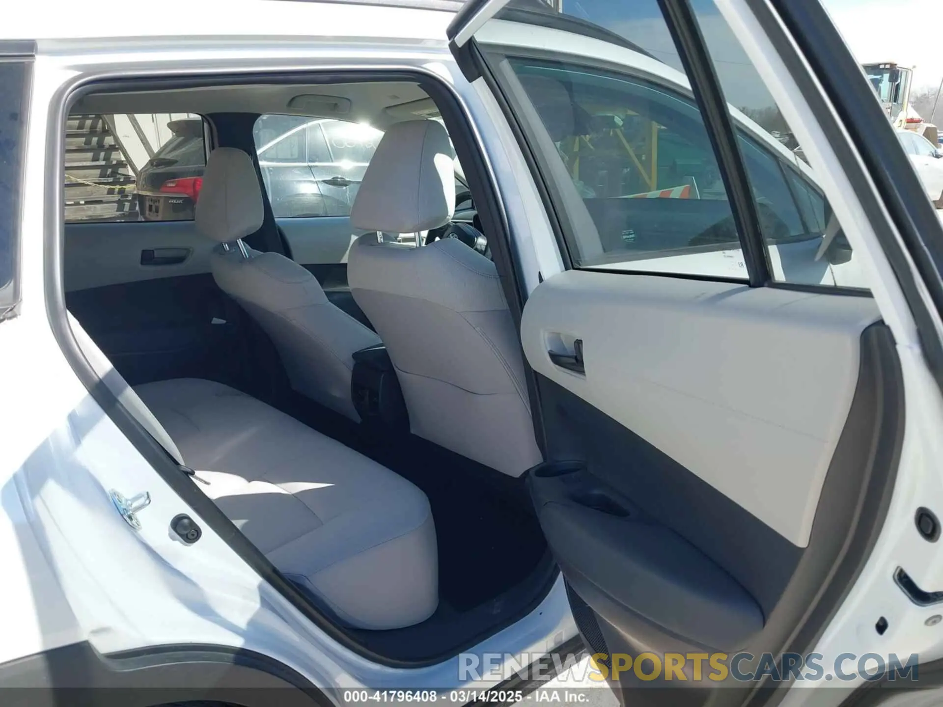 8 Фотография поврежденного автомобиля 7MUCAABG7NV013235 TOYOTA COROLLA CROSS 2022