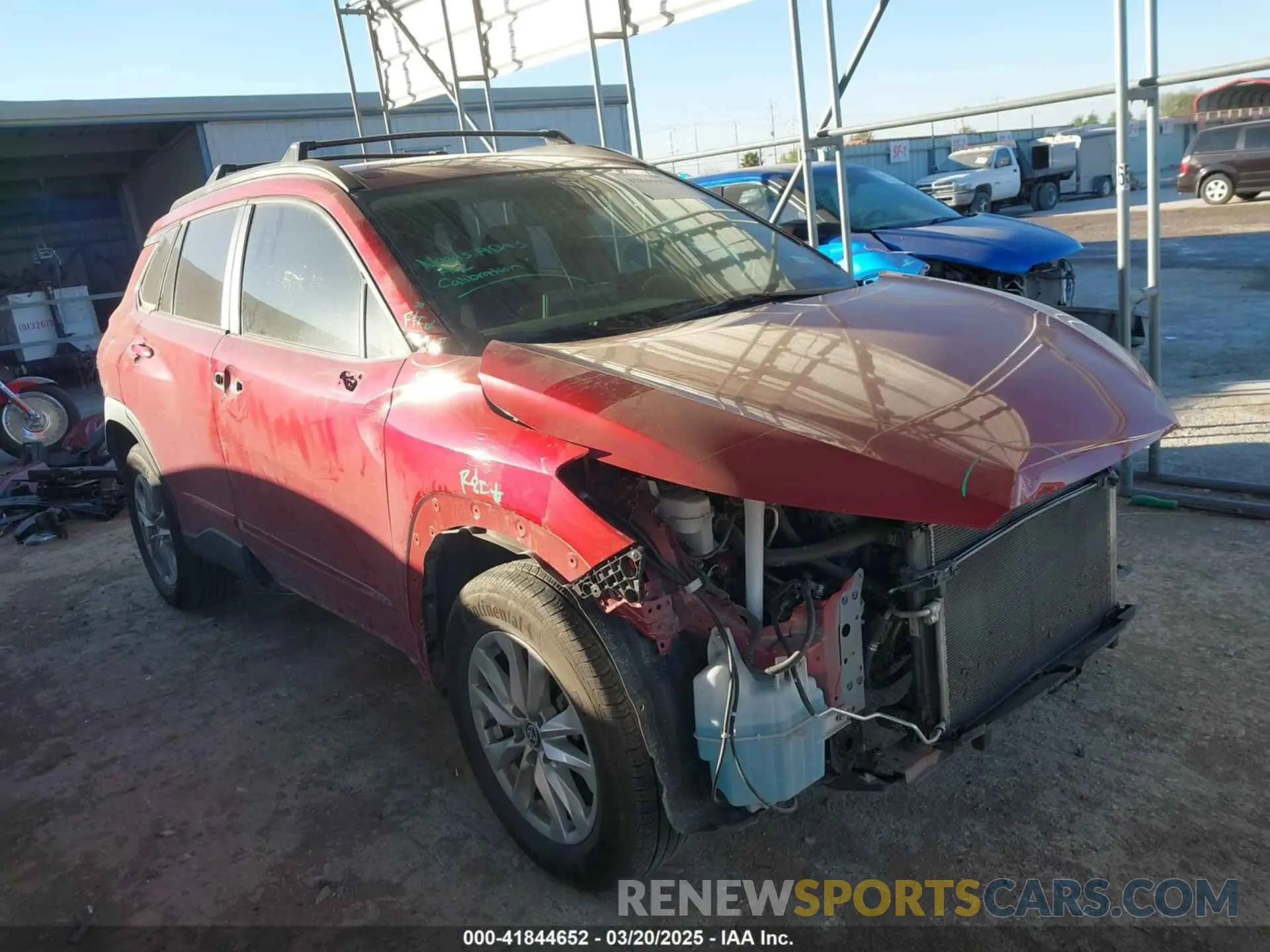 1 Photograph of a damaged car 7MUCAABG8NV038550 TOYOTA COROLLA CROSS 2022