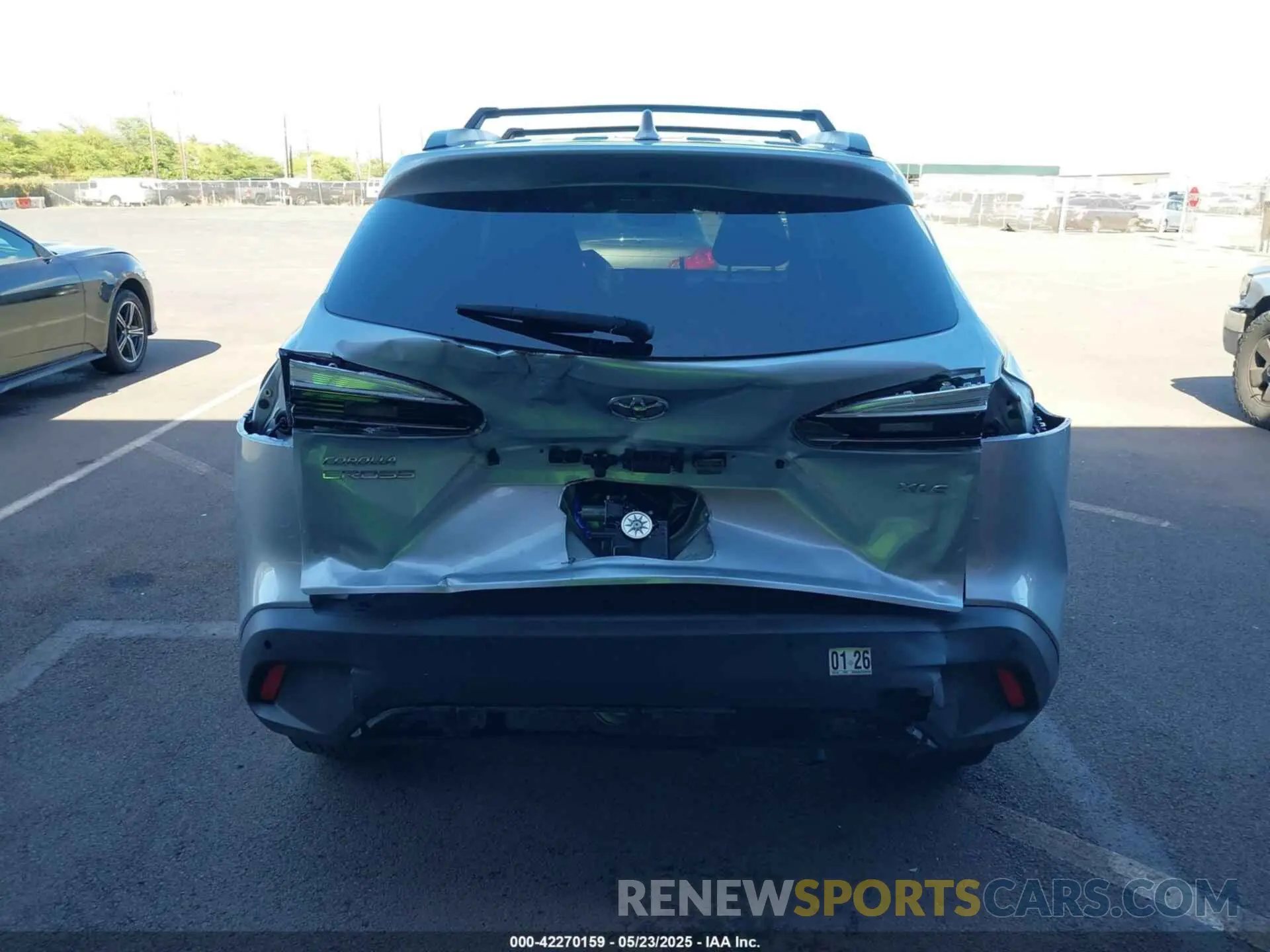 17 Photograph of a damaged car 7MUDAAAG7NV003004 TOYOTA COROLLA CROSS 2022