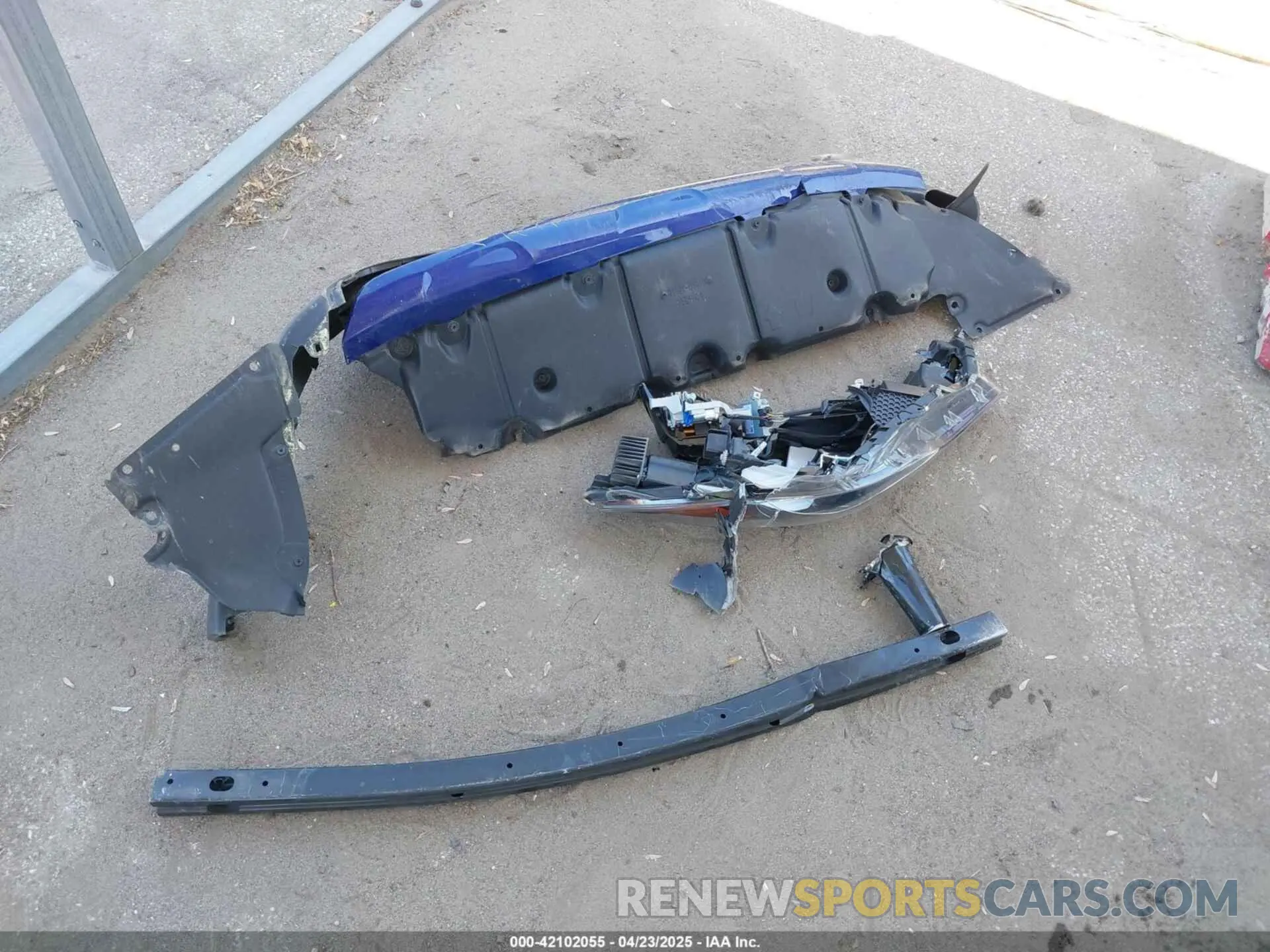 12 Photograph of a damaged car 7MUDAABG0NV004896 TOYOTA COROLLA CROSS 2022
