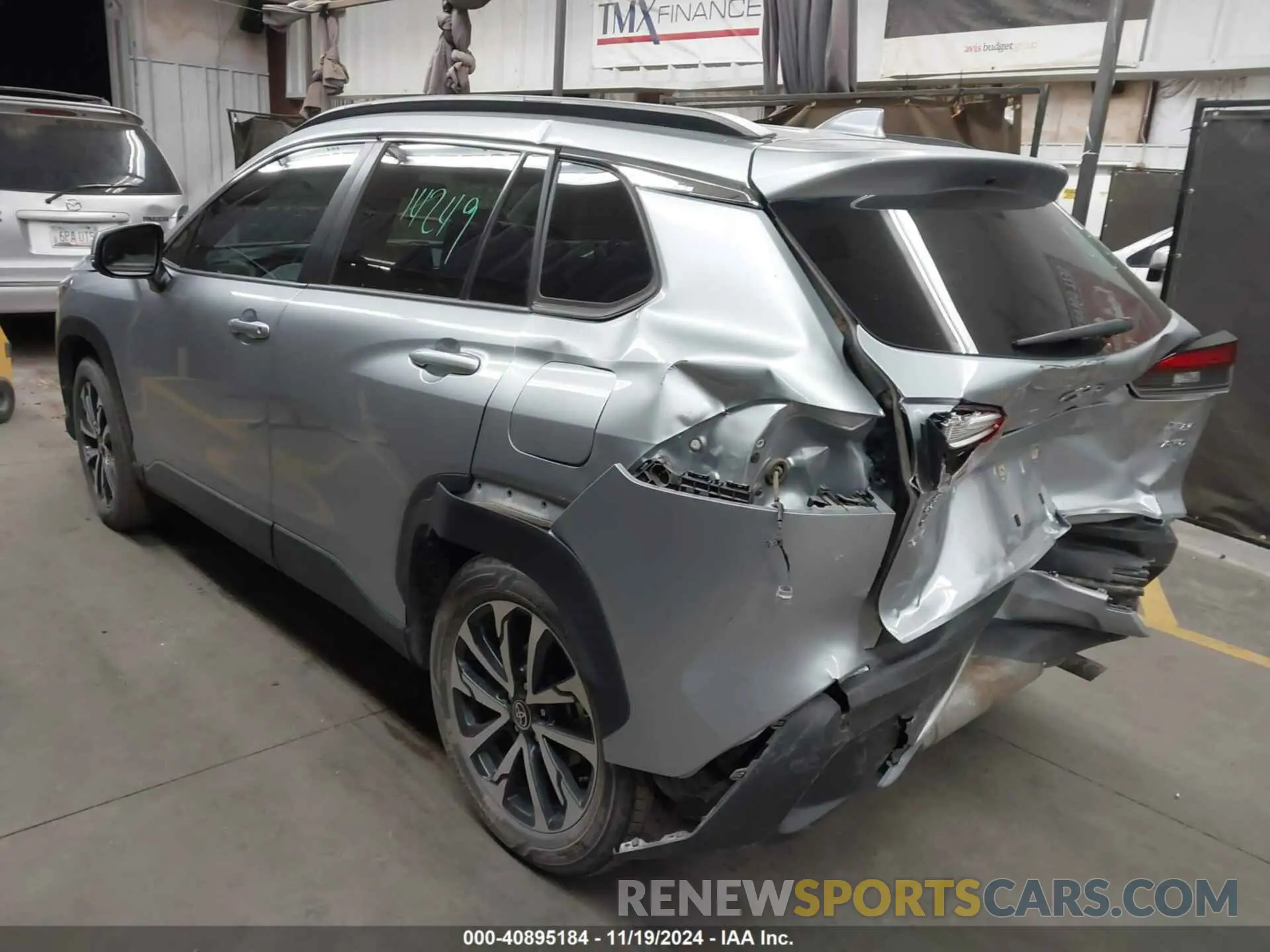 3 Photograph of a damaged car 7MUDAABG8NV022529 TOYOTA COROLLA CROSS 2022