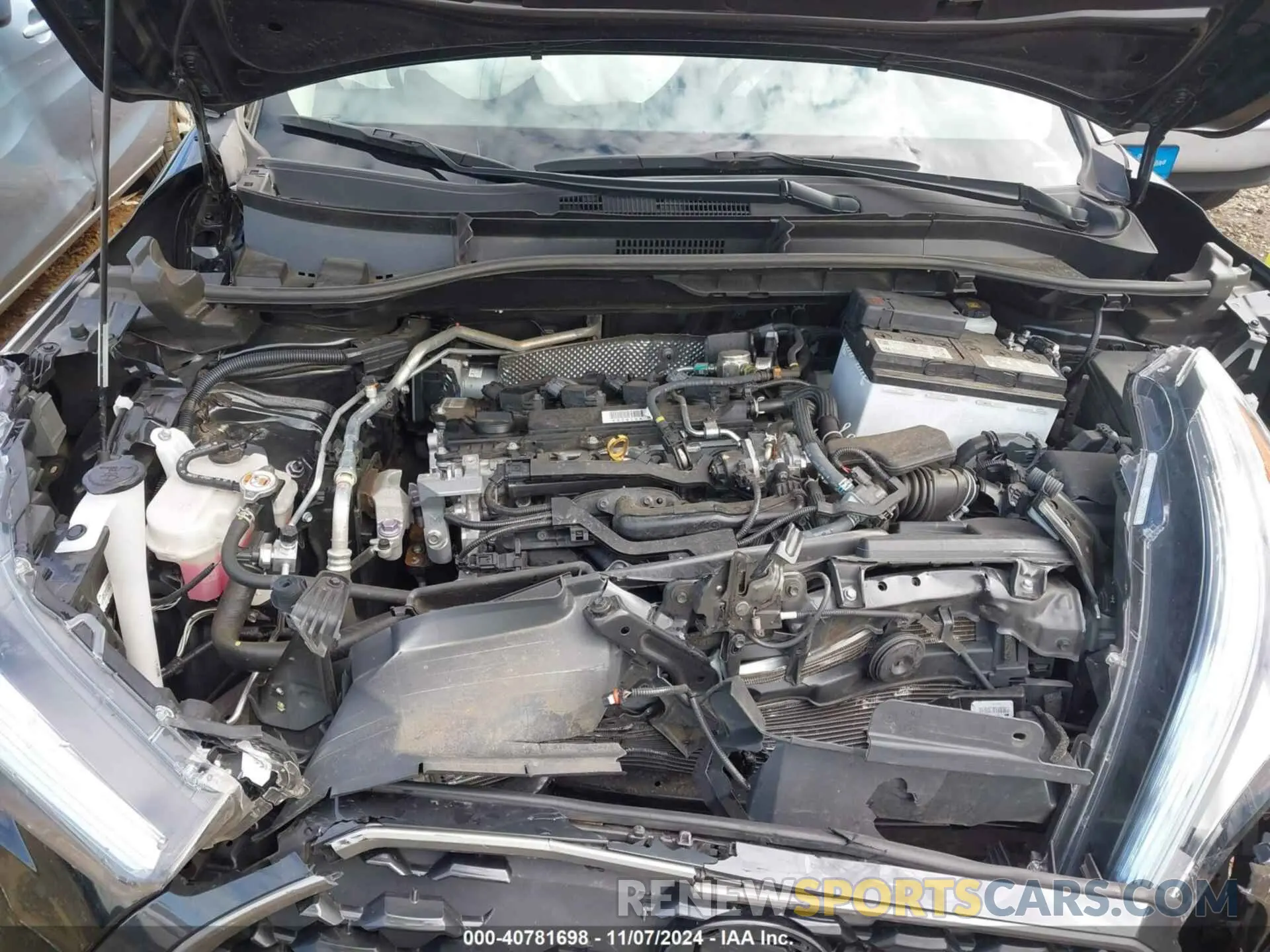 10 Photograph of a damaged car 7MUEAAAG1NV027979 TOYOTA COROLLA CROSS 2022