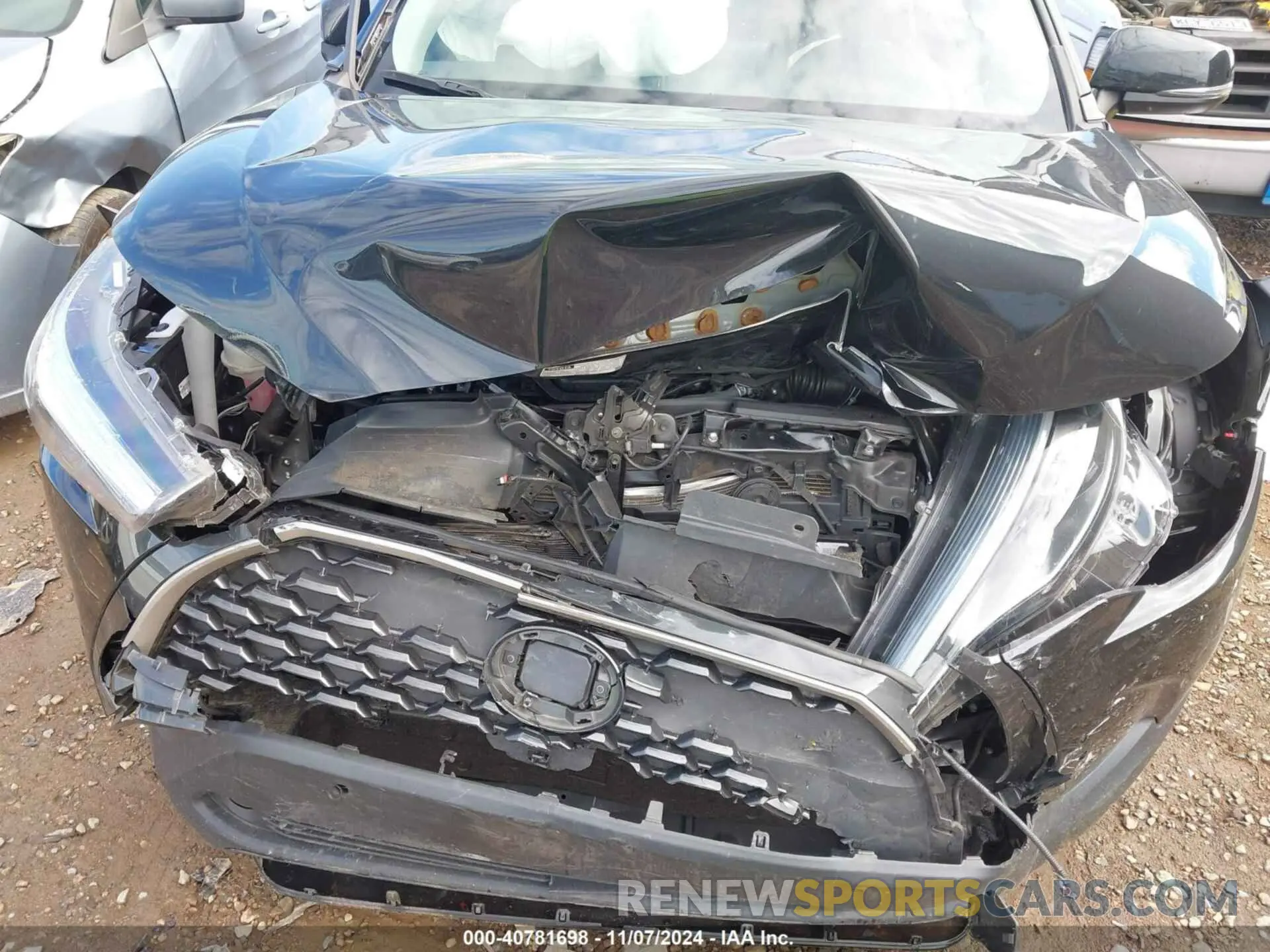 6 Photograph of a damaged car 7MUEAAAG1NV027979 TOYOTA COROLLA CROSS 2022