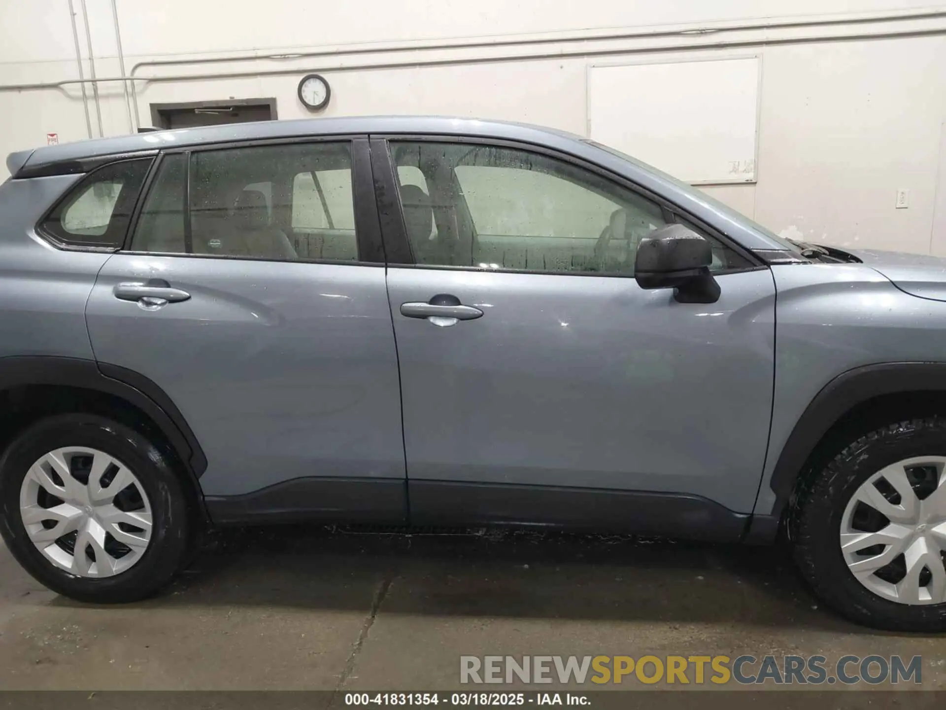 13 Фотография поврежденного автомобиля 7MUAAABG5PV056529 TOYOTA COROLLA CROSS 2023