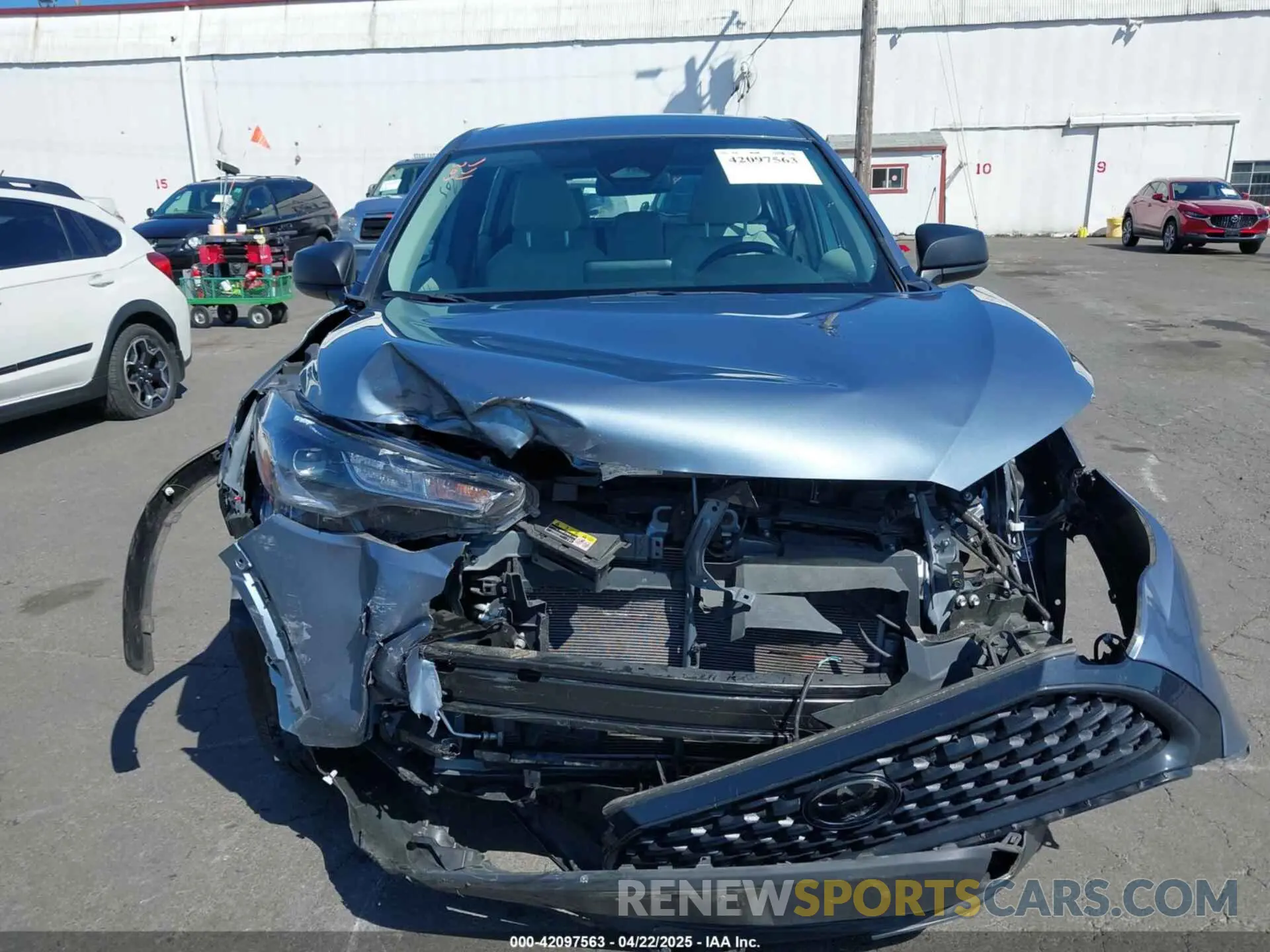 12 Фотография поврежденного автомобиля 7MUAAABGXPV064304 TOYOTA COROLLA CROSS 2023