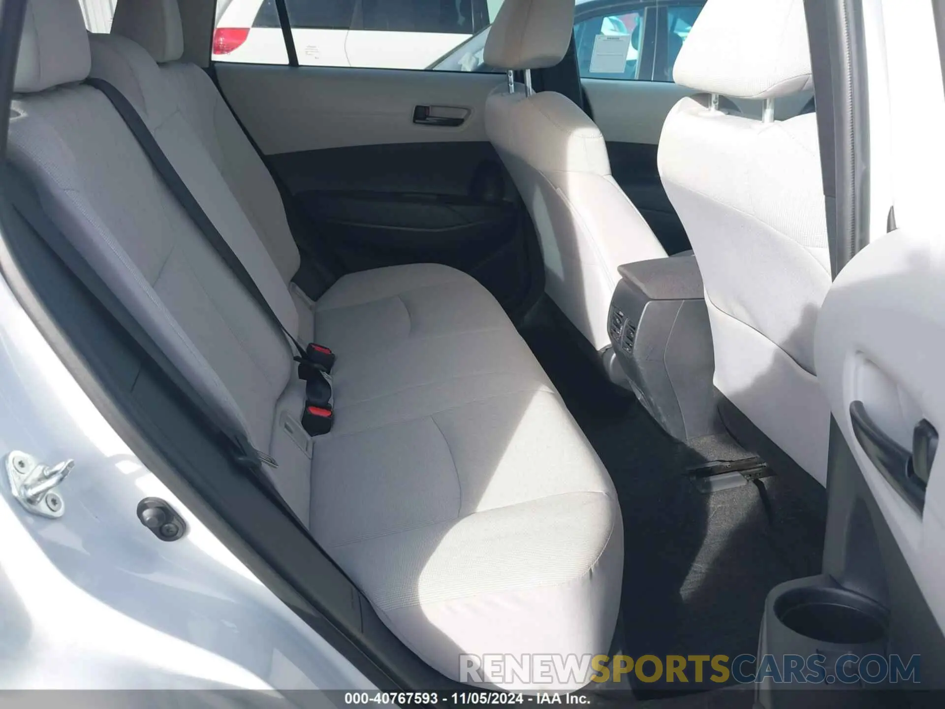 8 Фотография поврежденного автомобиля 7MUBAAAG0PV039269 TOYOTA COROLLA CROSS 2023