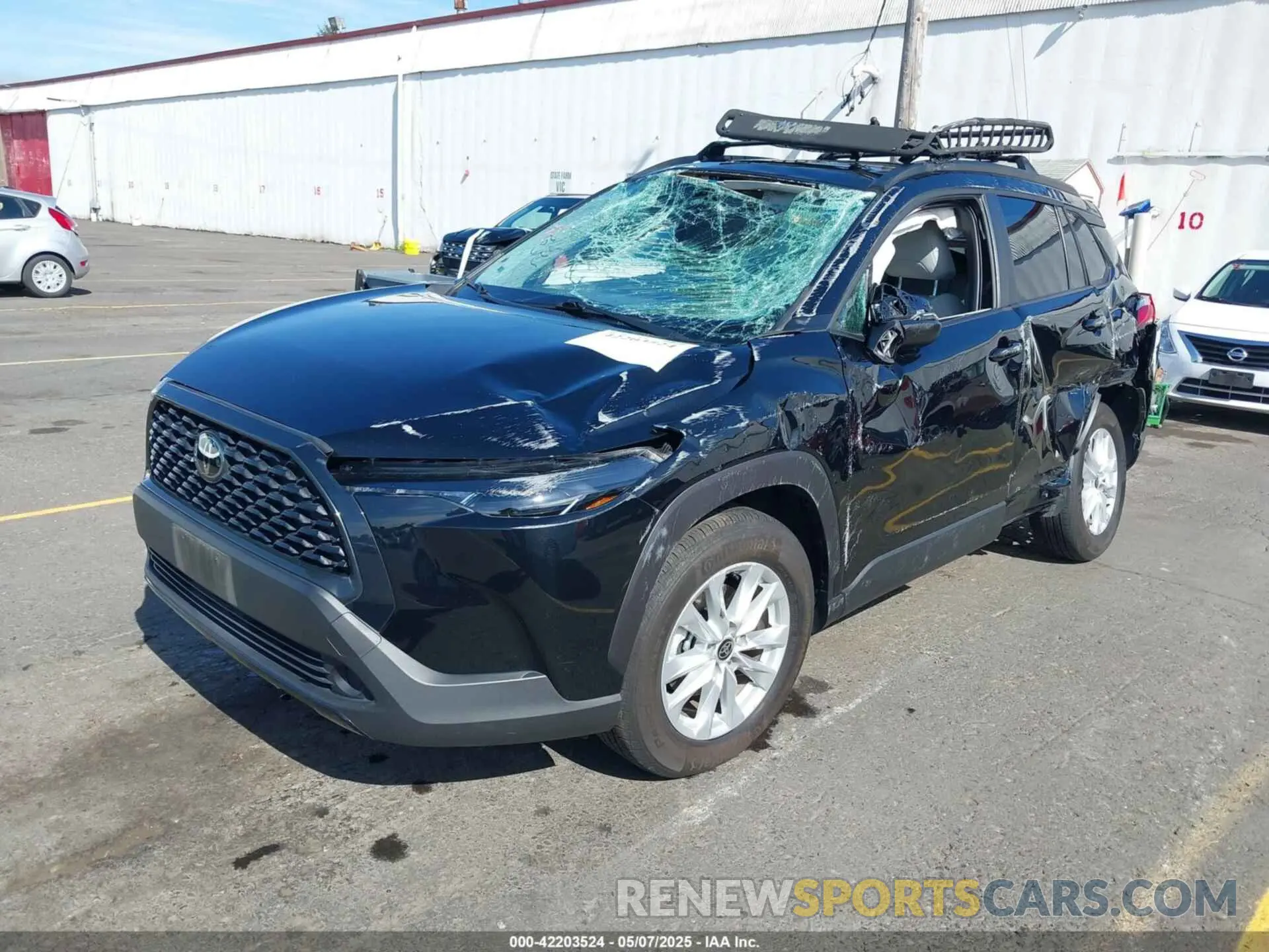 2 Photograph of a damaged car 7MUBAABG4PV052041 TOYOTA COROLLA CROSS 2023