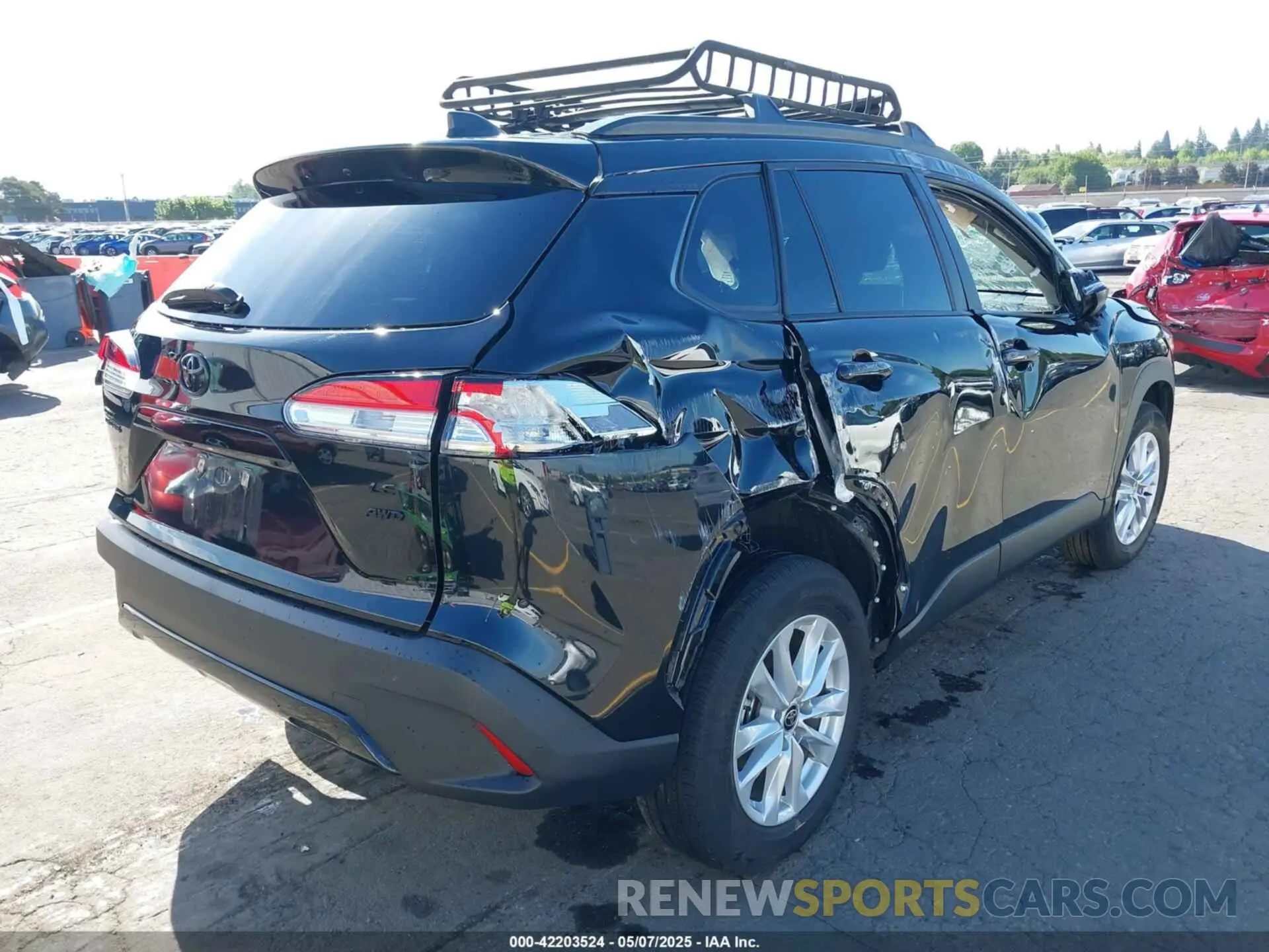 4 Photograph of a damaged car 7MUBAABG4PV052041 TOYOTA COROLLA CROSS 2023