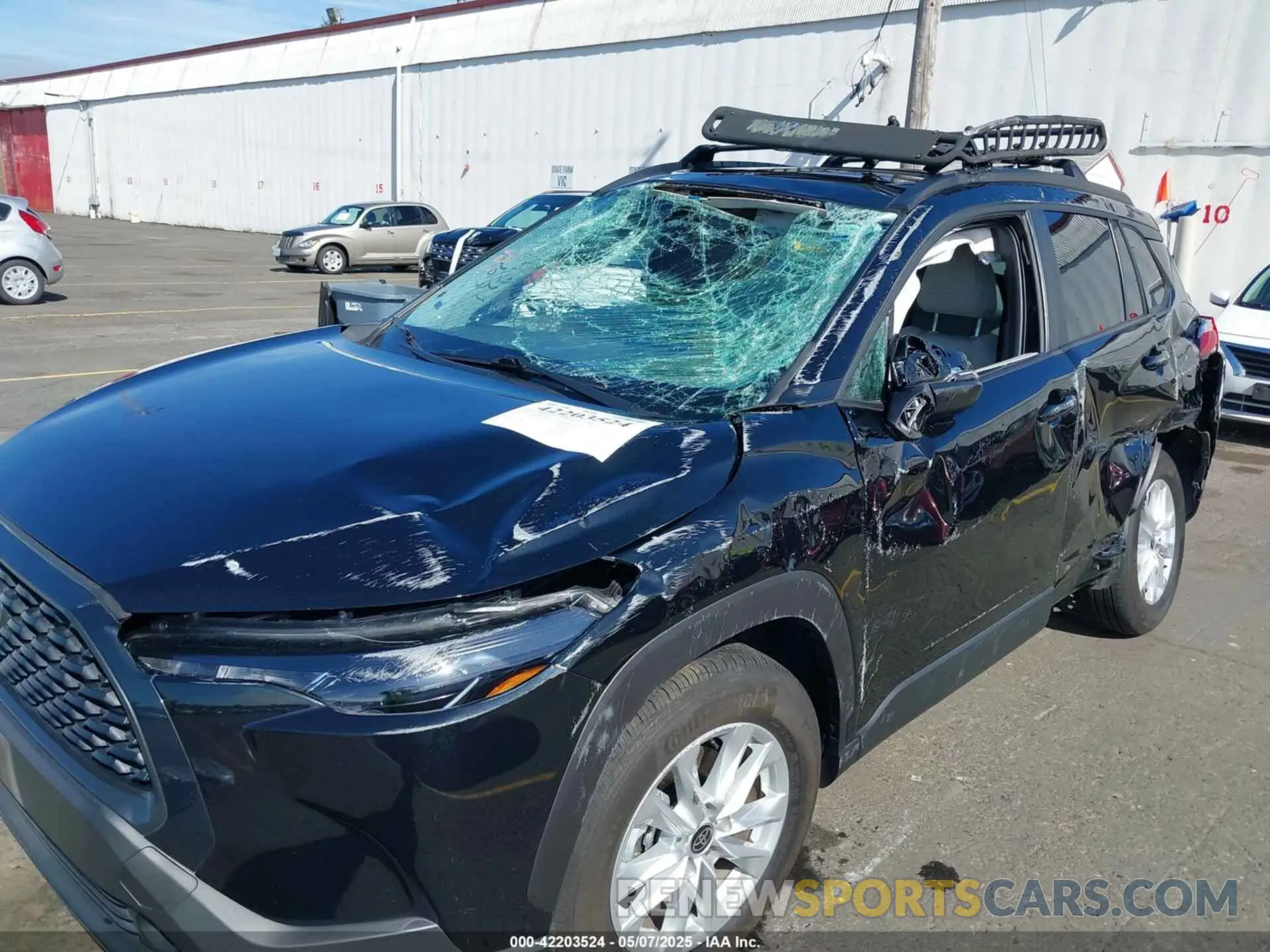 6 Photograph of a damaged car 7MUBAABG4PV052041 TOYOTA COROLLA CROSS 2023