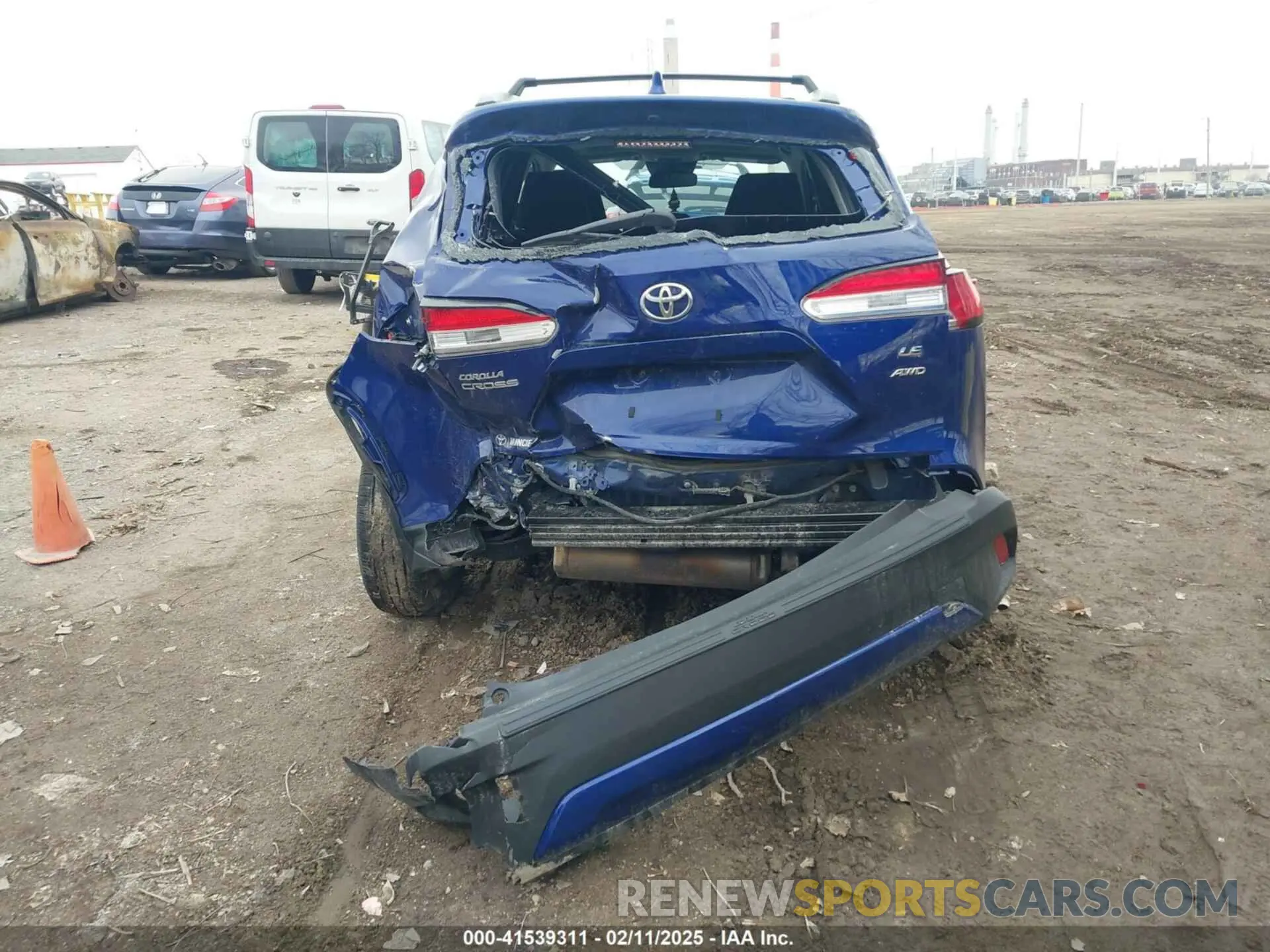 16 Photograph of a damaged car 7MUBAABG7PV064085 TOYOTA COROLLA CROSS 2023
