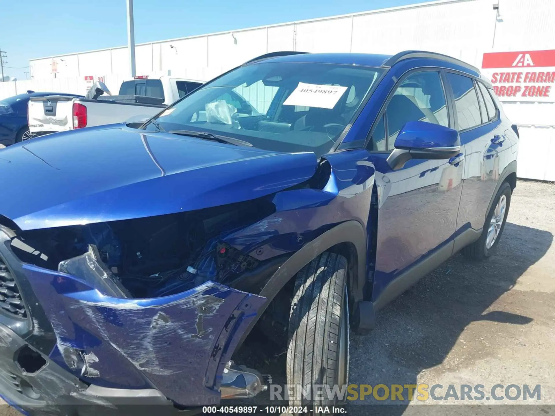 6 Photograph of a damaged car 7MUCAAAGXPV058075 TOYOTA COROLLA CROSS 2023