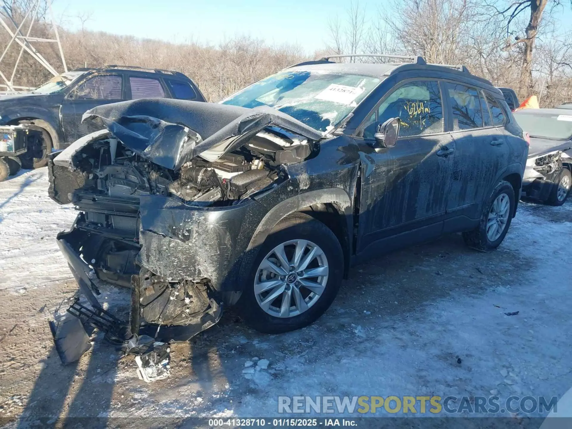 2 Фотография поврежденного автомобиля 7MUCAAAGXPV072025 TOYOTA COROLLA CROSS 2023