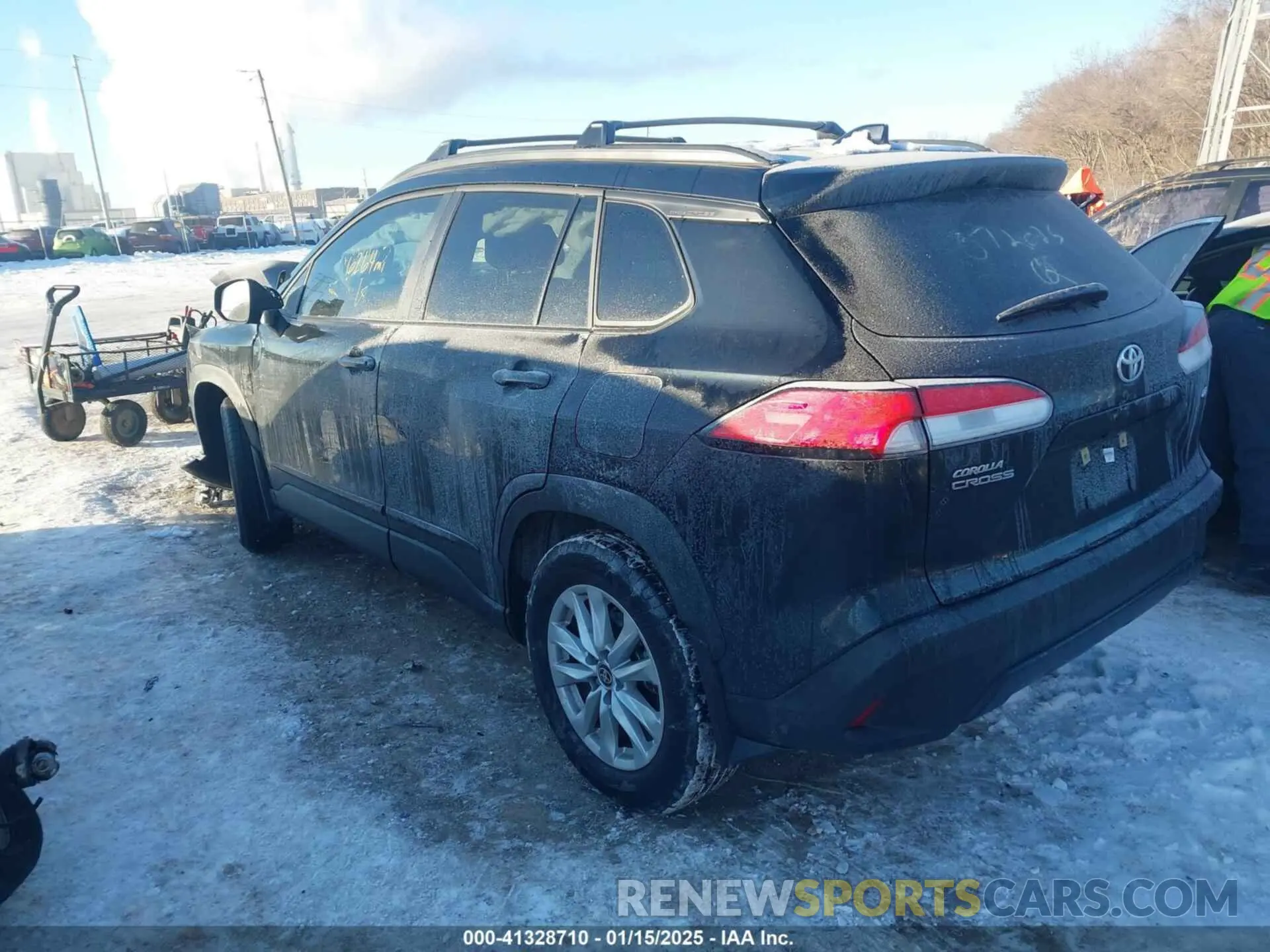 3 Фотография поврежденного автомобиля 7MUCAAAGXPV072025 TOYOTA COROLLA CROSS 2023