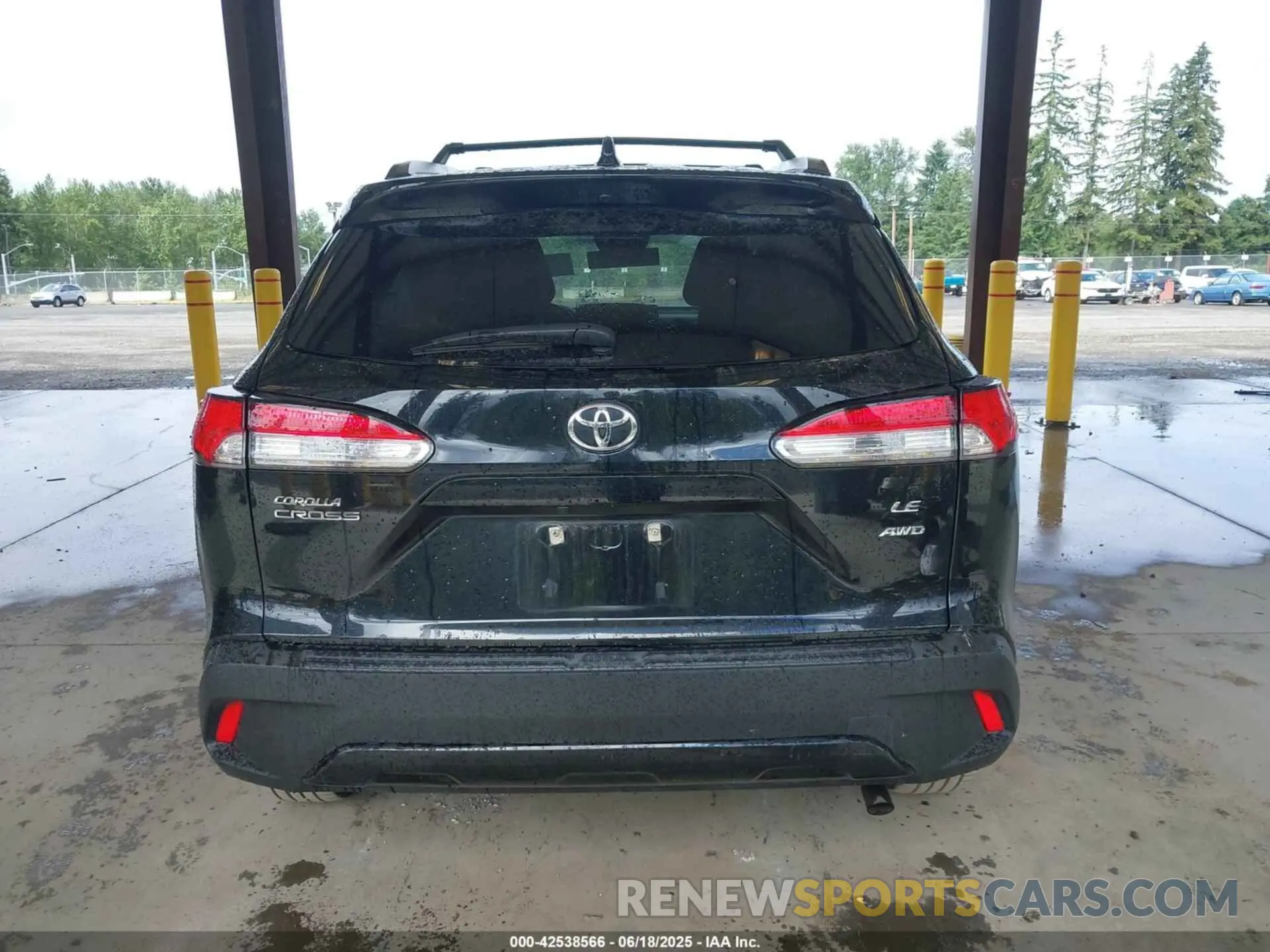 16 Photograph of a damaged car 7MUCAABG9PV051438 TOYOTA COROLLA CROSS 2023