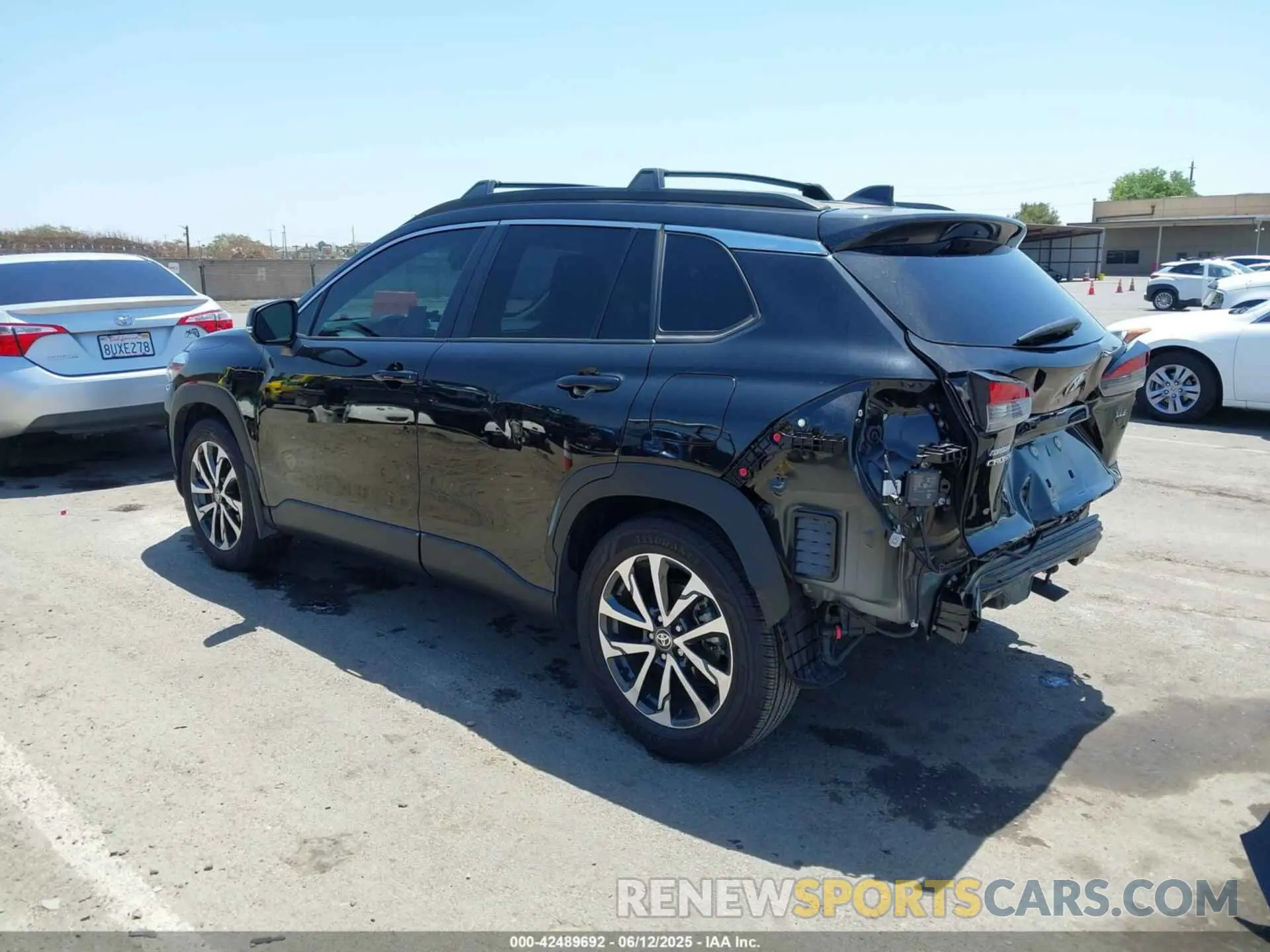 3 Photograph of a damaged car 7MUDAAAG3PV069634 TOYOTA COROLLA CROSS 2023