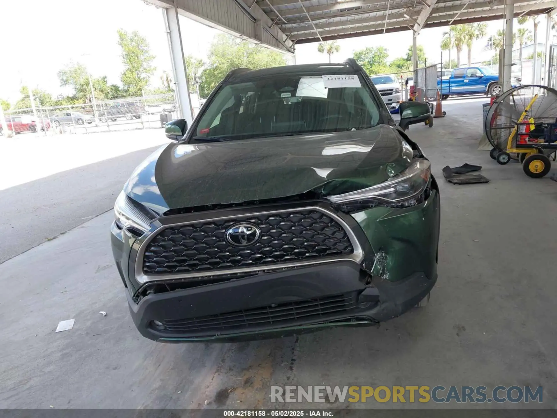 12 Photograph of a damaged car 7MUDAAAGXPV063698 TOYOTA COROLLA CROSS 2023