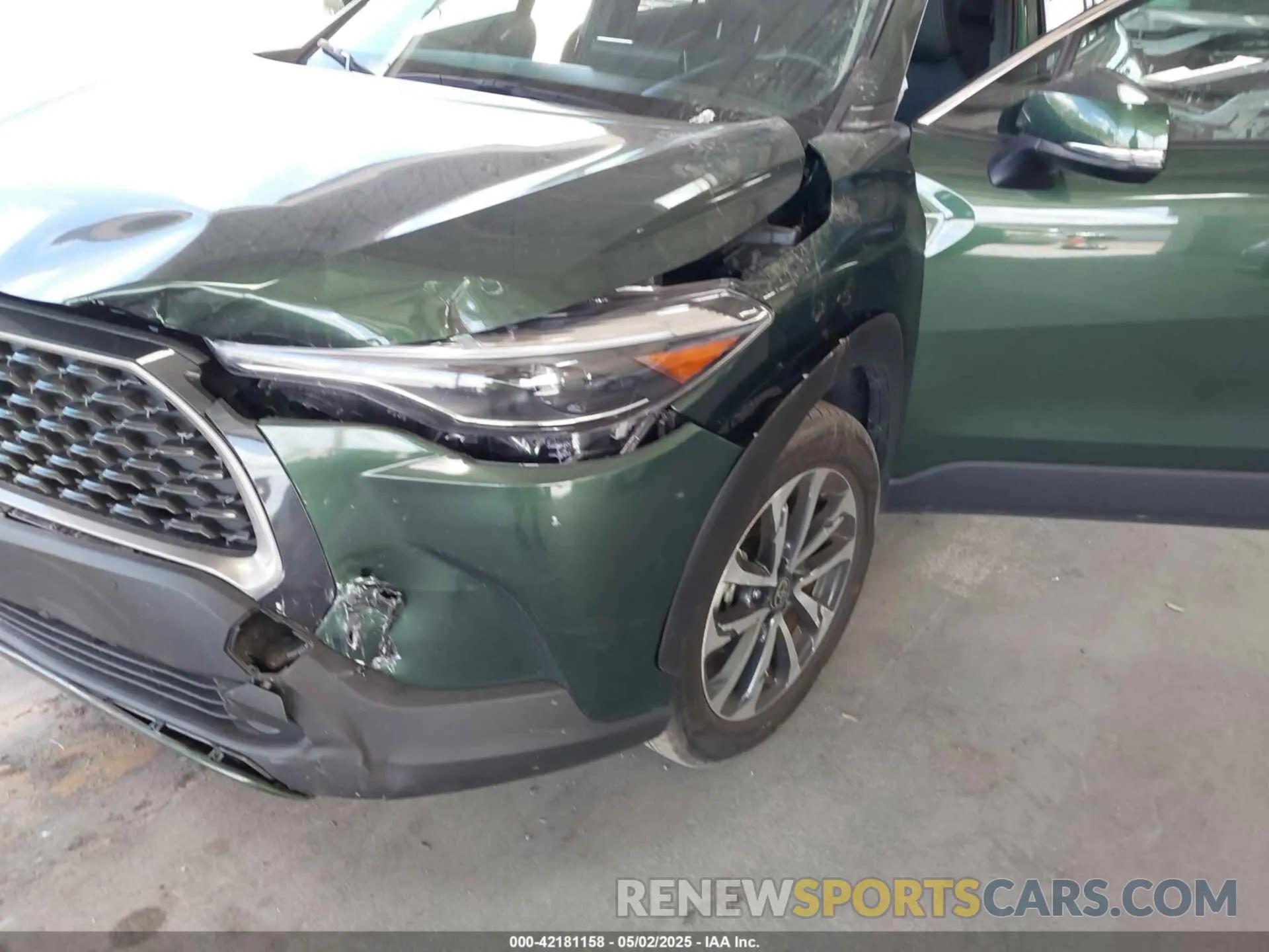 6 Photograph of a damaged car 7MUDAAAGXPV063698 TOYOTA COROLLA CROSS 2023