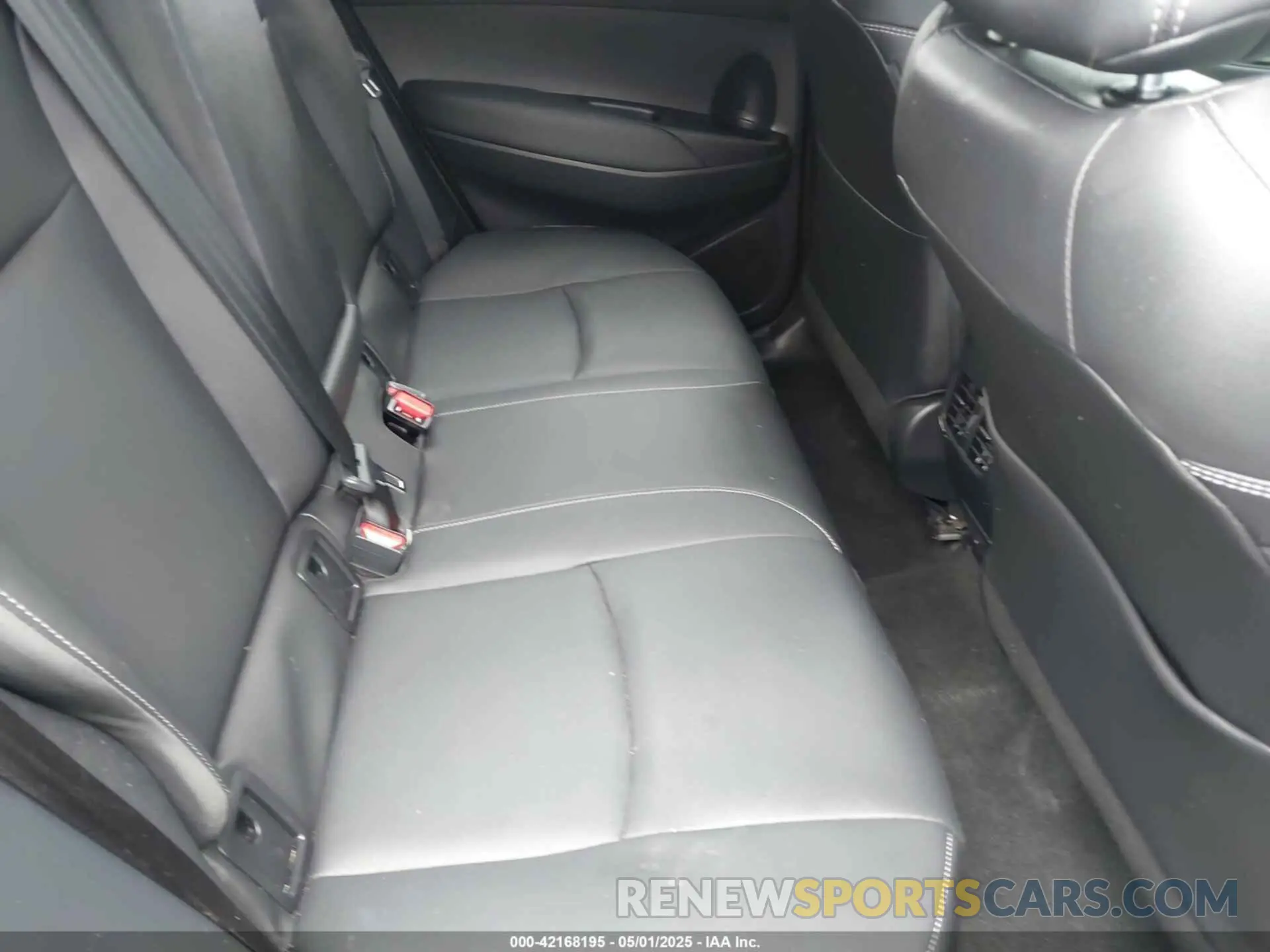 8 Фотография поврежденного автомобиля 7MUEAAAG7PV065106 TOYOTA COROLLA CROSS 2023