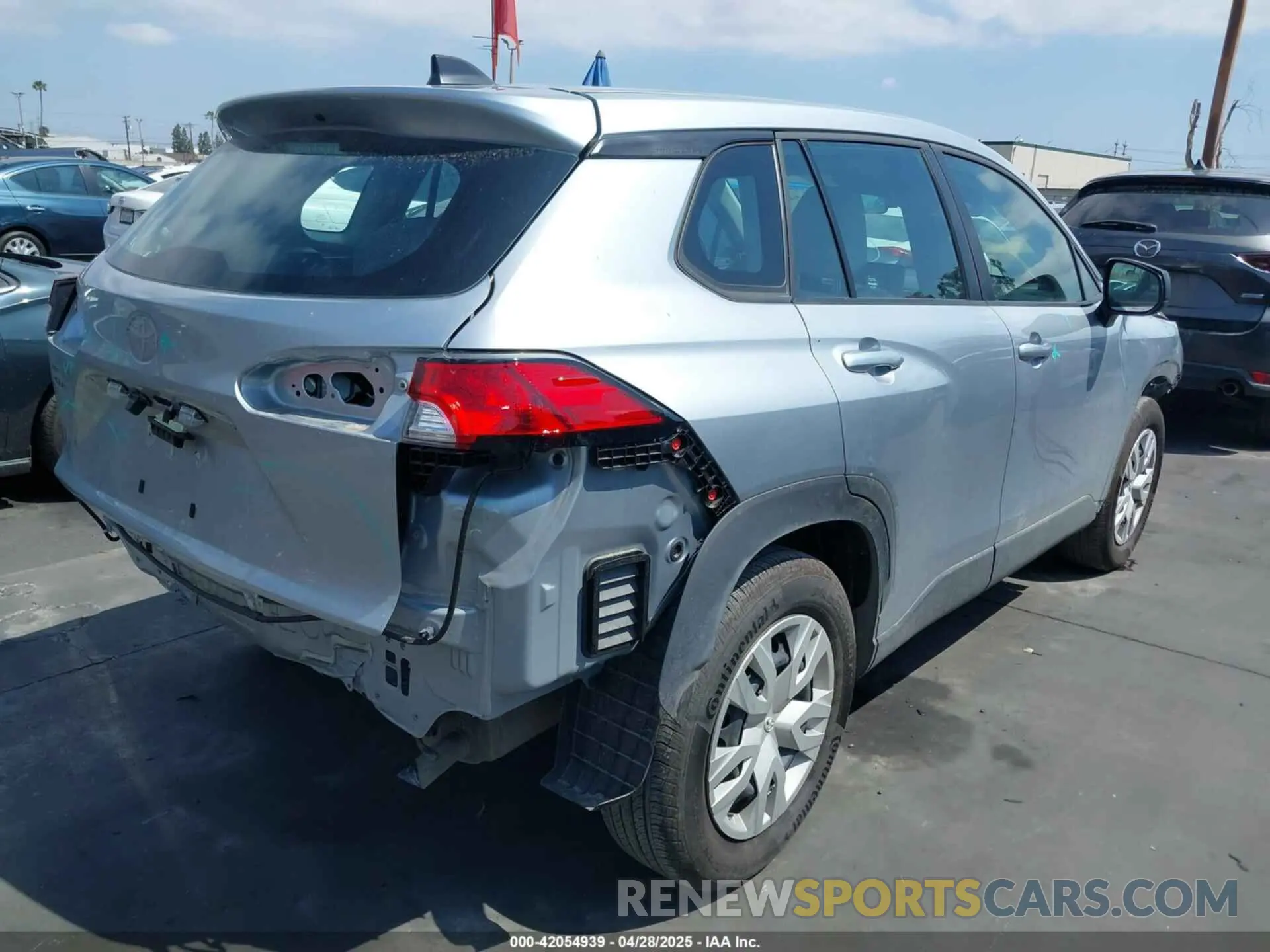 4 Photograph of a damaged car 7MUAAAAG0RV097980 TOYOTA COROLLA CROSS 2024