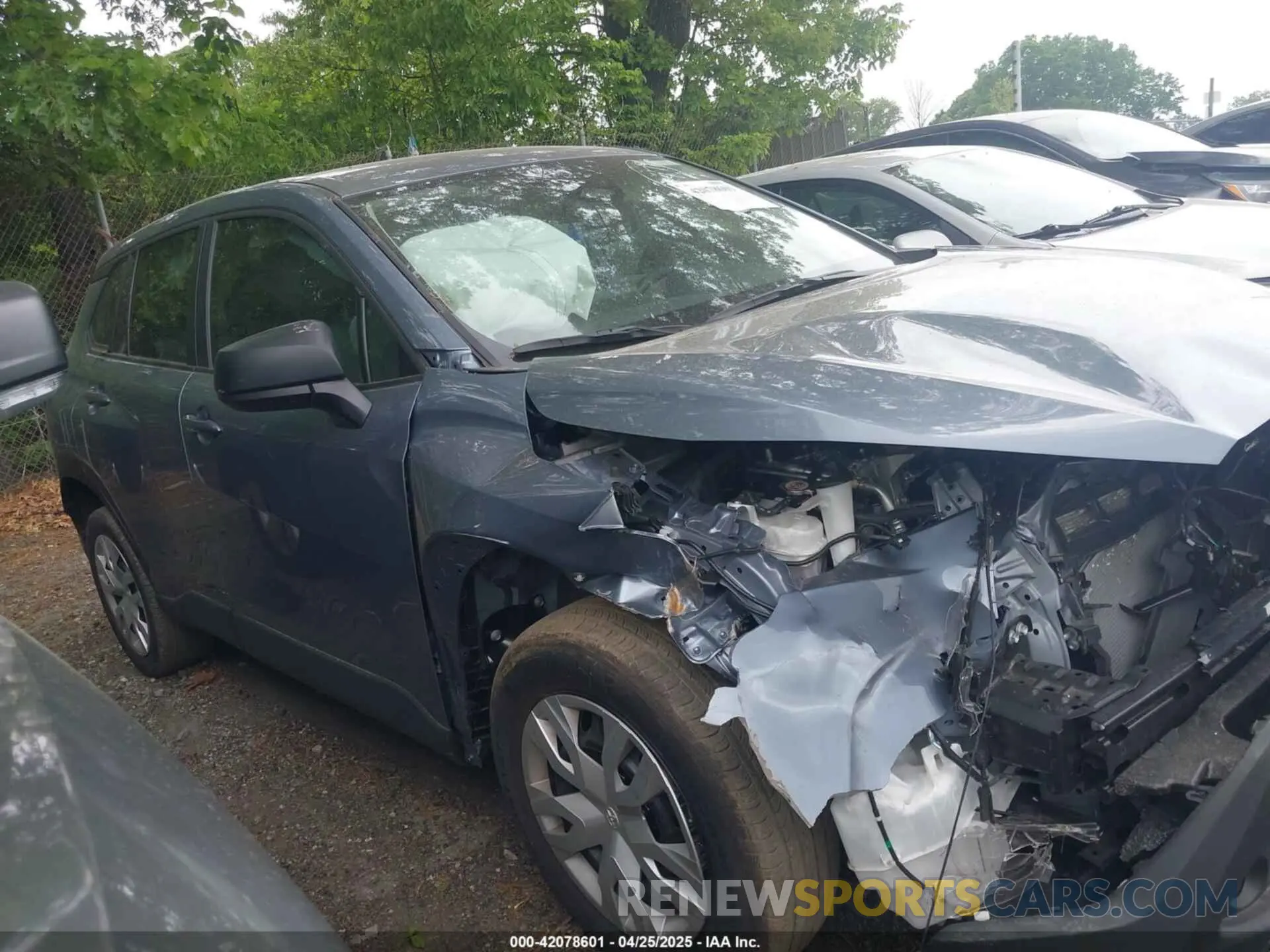 13 Photograph of a damaged car 7MUAAAAG0RV110064 TOYOTA COROLLA CROSS 2024