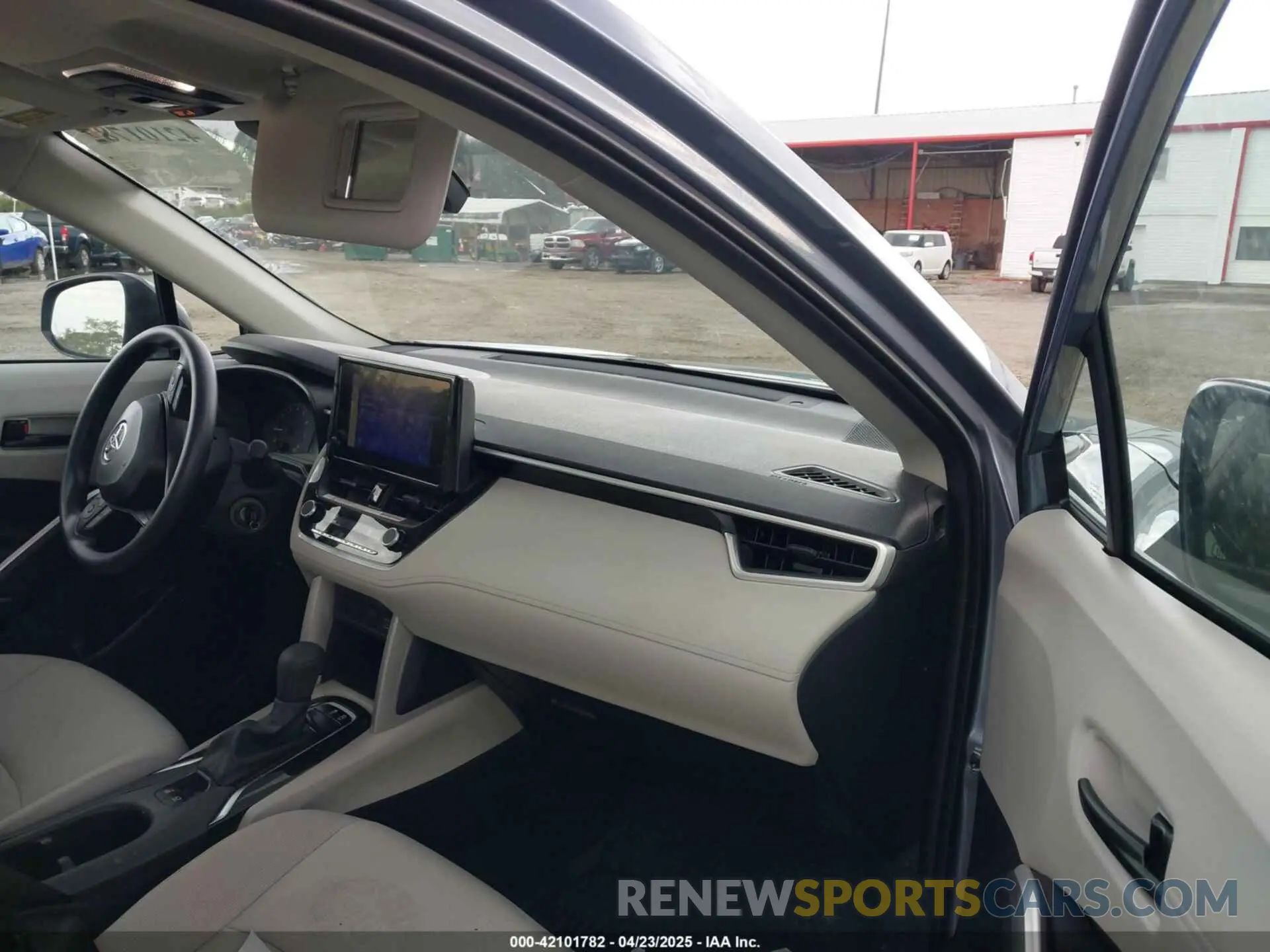 5 Фотография поврежденного автомобиля 7MUAAAAG2RV115508 TOYOTA COROLLA CROSS 2024