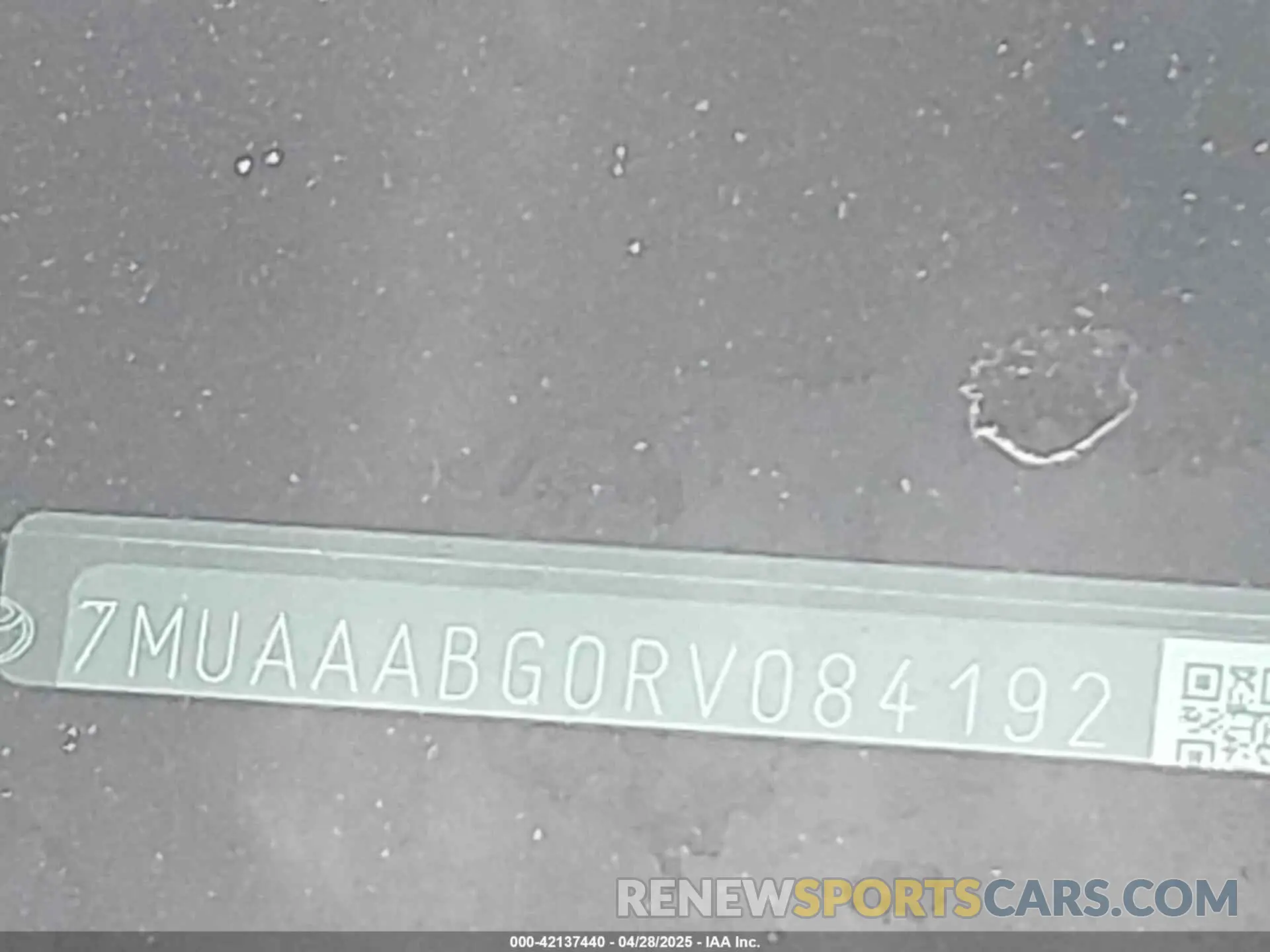 18 Photograph of a damaged car 7MUAAABG0RV084192 TOYOTA COROLLA CROSS 2024