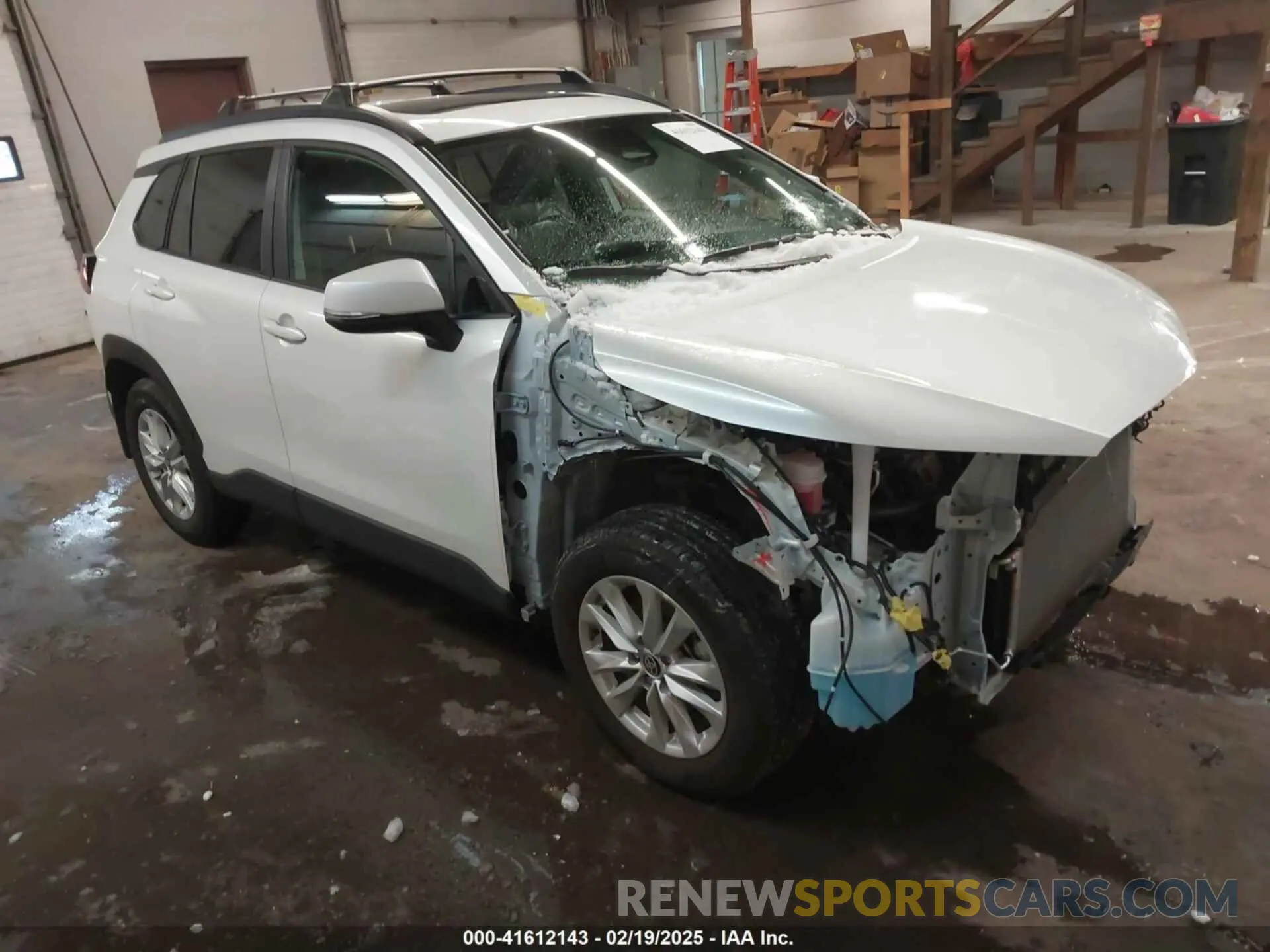 1 Фотография поврежденного автомобиля 7MUBAABG1RV105846 TOYOTA COROLLA CROSS 2024