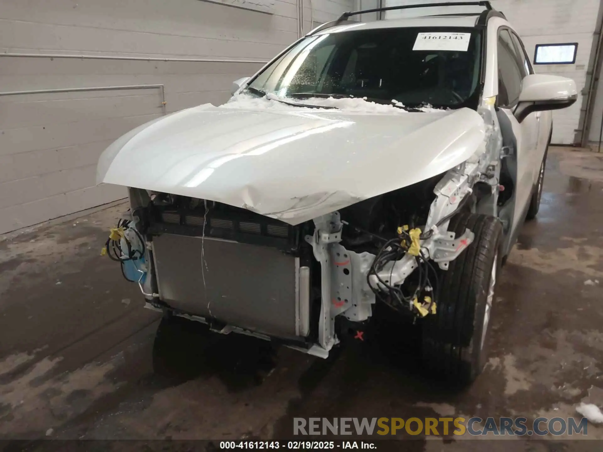 6 Фотография поврежденного автомобиля 7MUBAABG1RV105846 TOYOTA COROLLA CROSS 2024