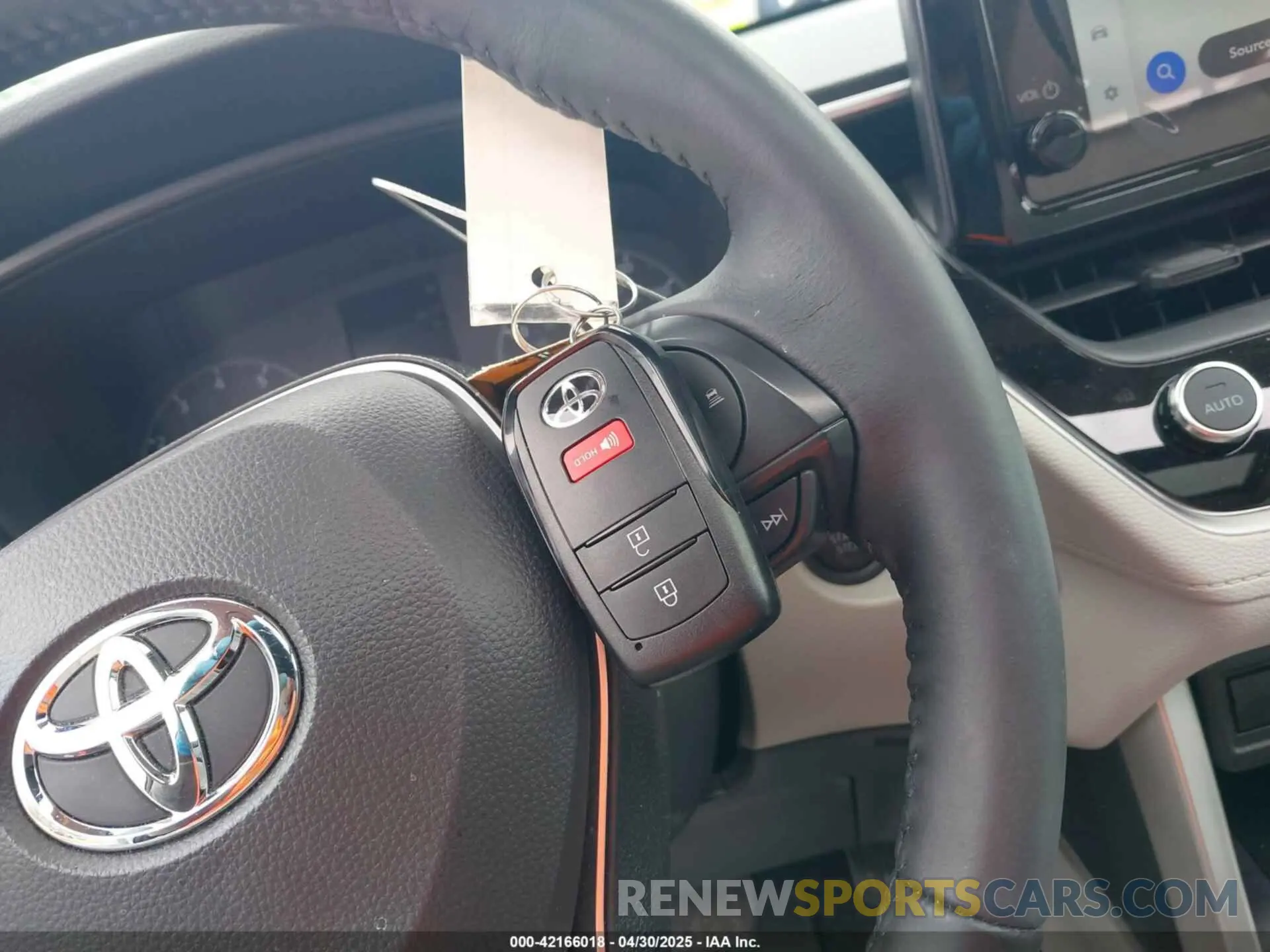 11 Фотография поврежденного автомобиля 7MUBAABGXRV106963 TOYOTA COROLLA CROSS 2024