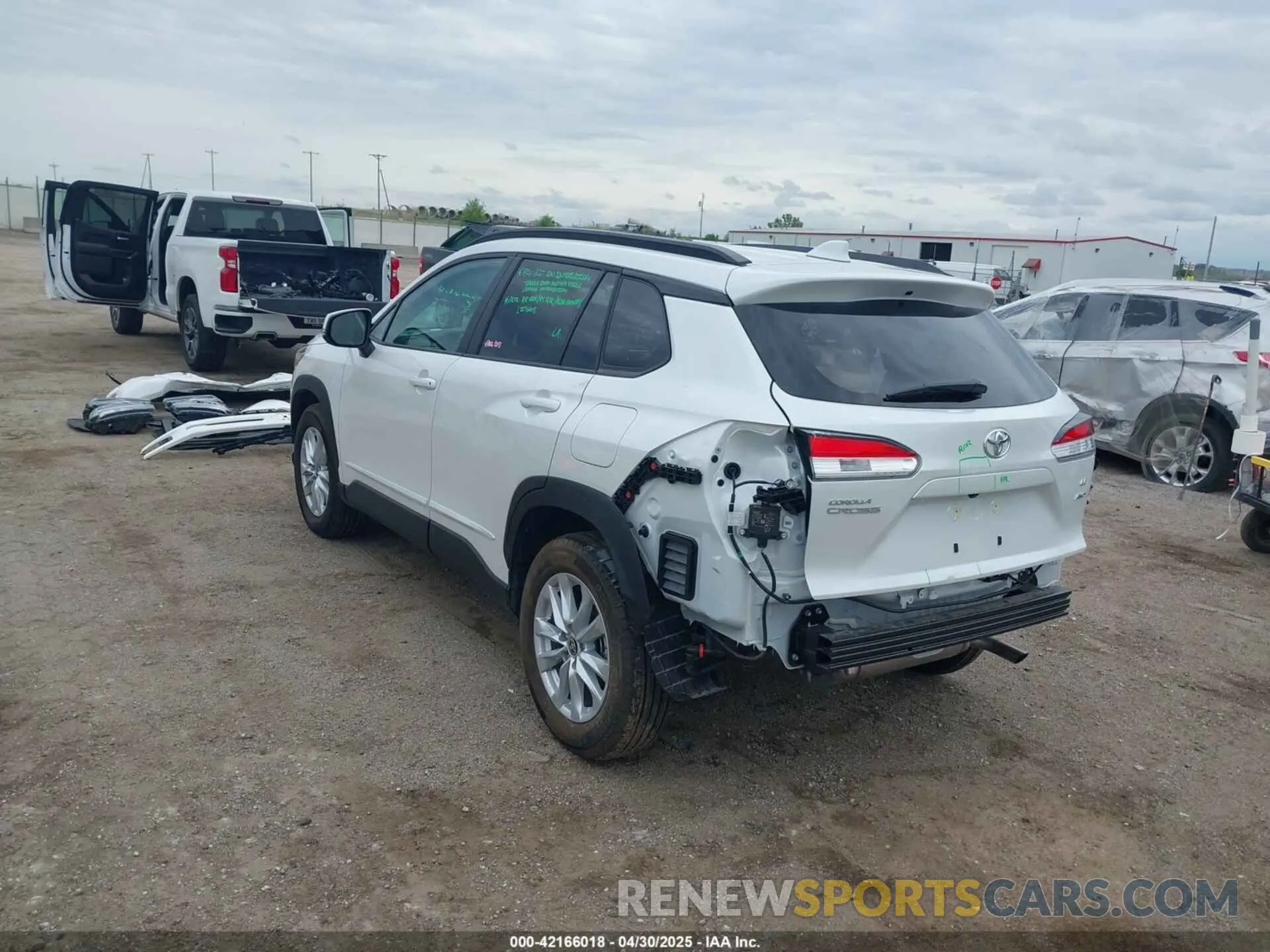 3 Фотография поврежденного автомобиля 7MUBAABGXRV106963 TOYOTA COROLLA CROSS 2024