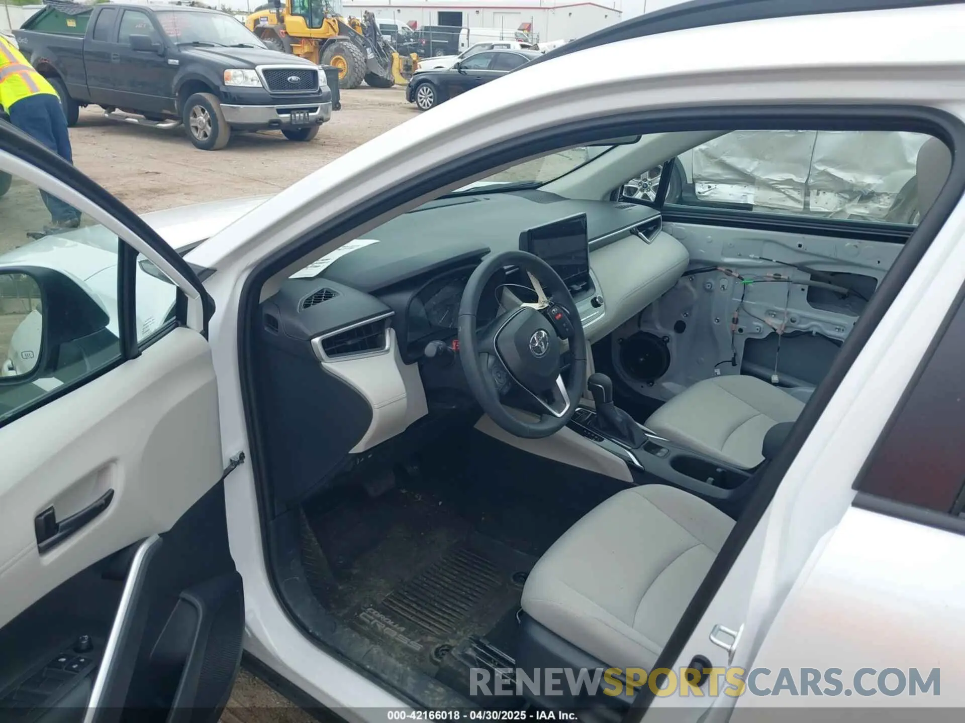 5 Фотография поврежденного автомобиля 7MUBAABGXRV106963 TOYOTA COROLLA CROSS 2024
