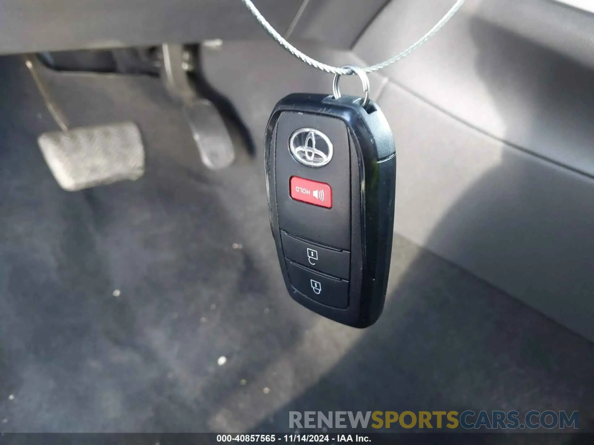 11 Фотография поврежденного автомобиля 7MUCAAAGXRV078300 TOYOTA COROLLA CROSS 2024