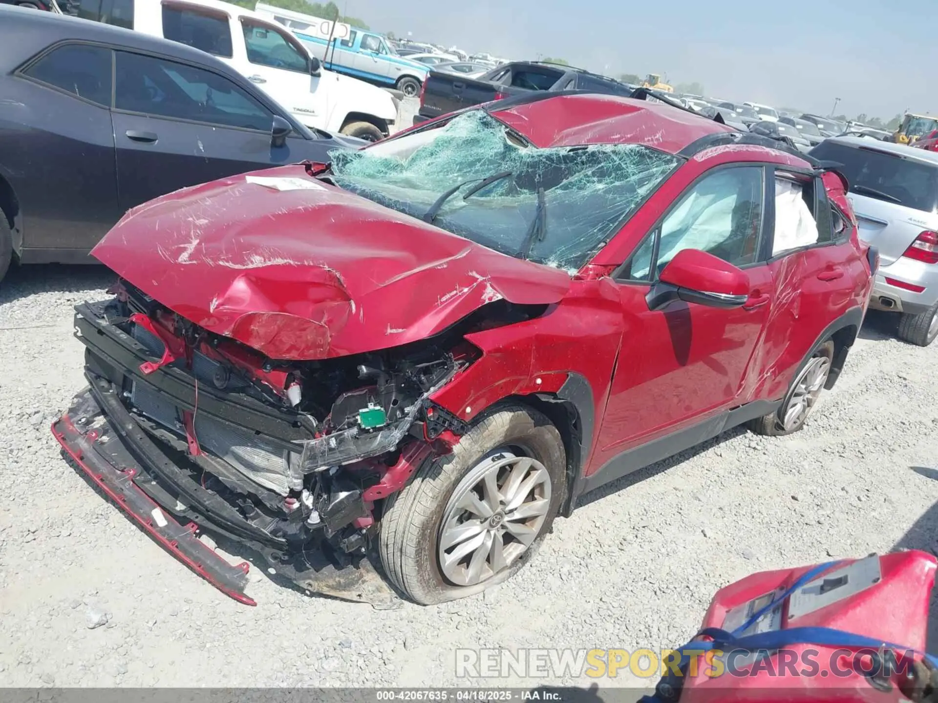 2 Photograph of a damaged car 7MUCAAAGXRV087580 TOYOTA COROLLA CROSS 2024