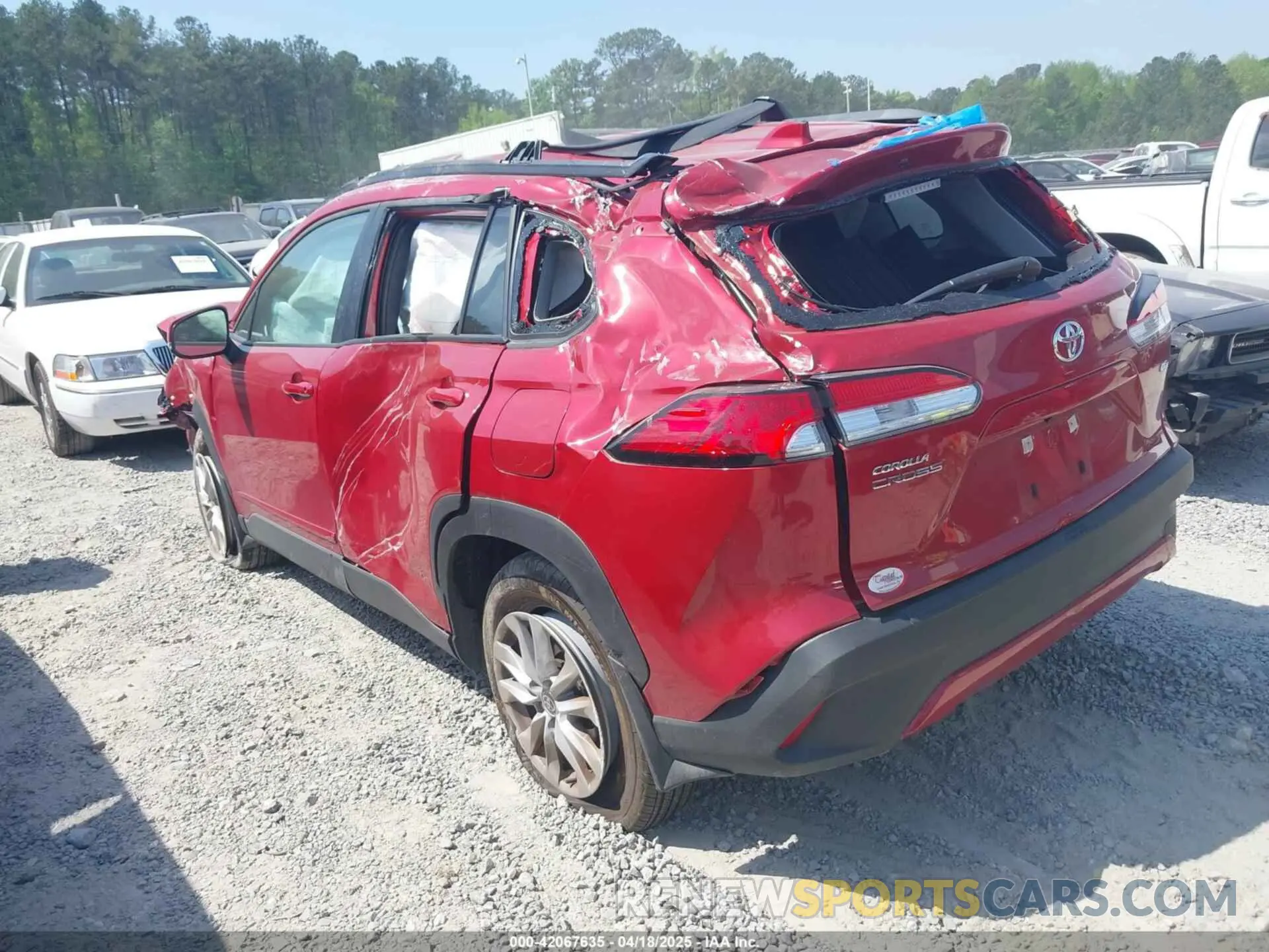 3 Photograph of a damaged car 7MUCAAAGXRV087580 TOYOTA COROLLA CROSS 2024