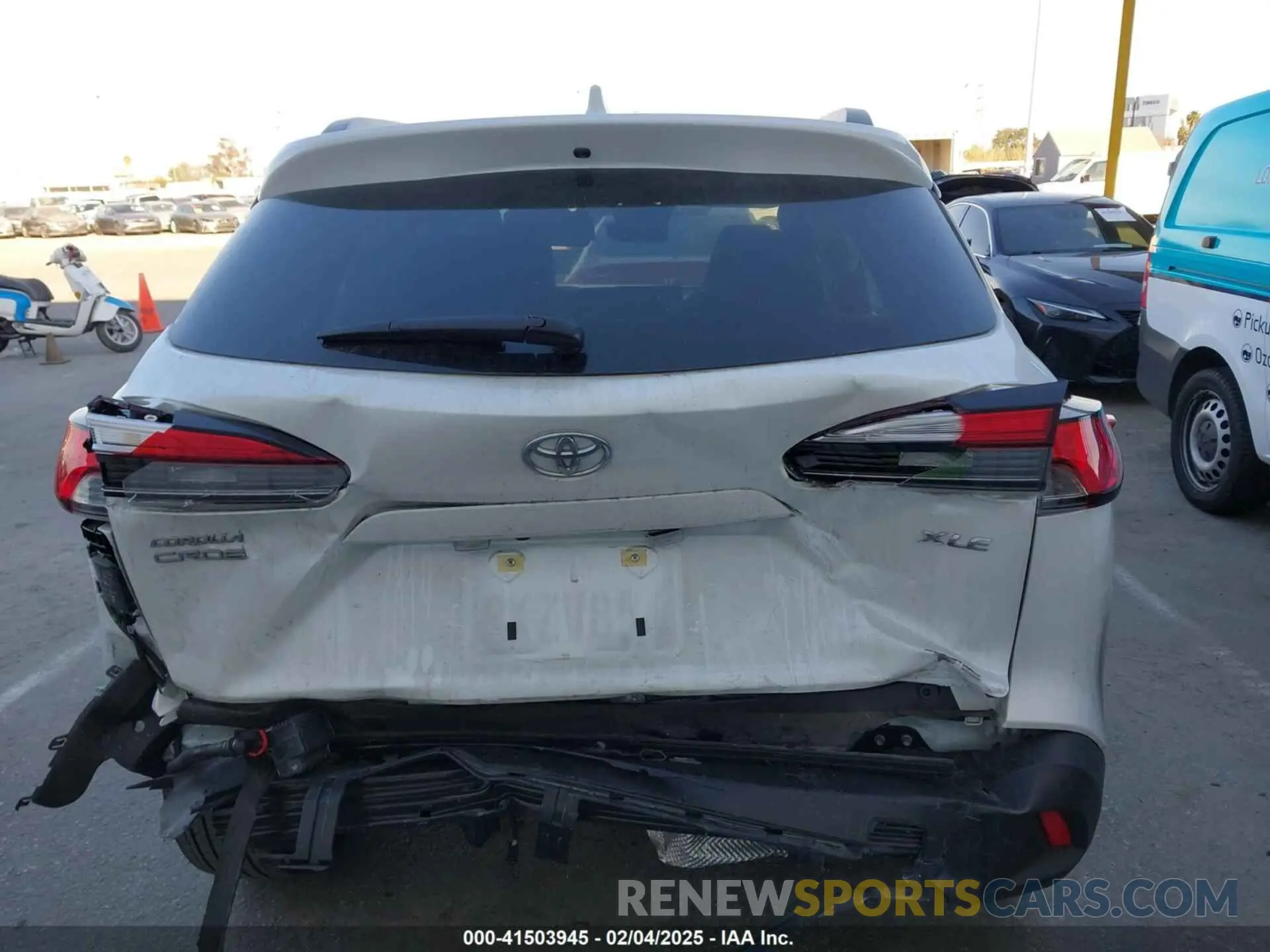 15 Photograph of a damaged car 7MUDAAAG0RV077662 TOYOTA COROLLA CROSS 2024