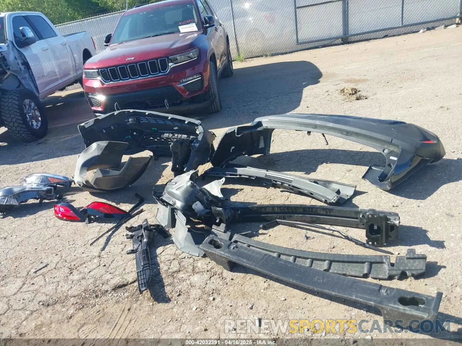 12 Фотография поврежденного автомобиля 7MUDAAAG0RV080383 TOYOTA COROLLA CROSS 2024