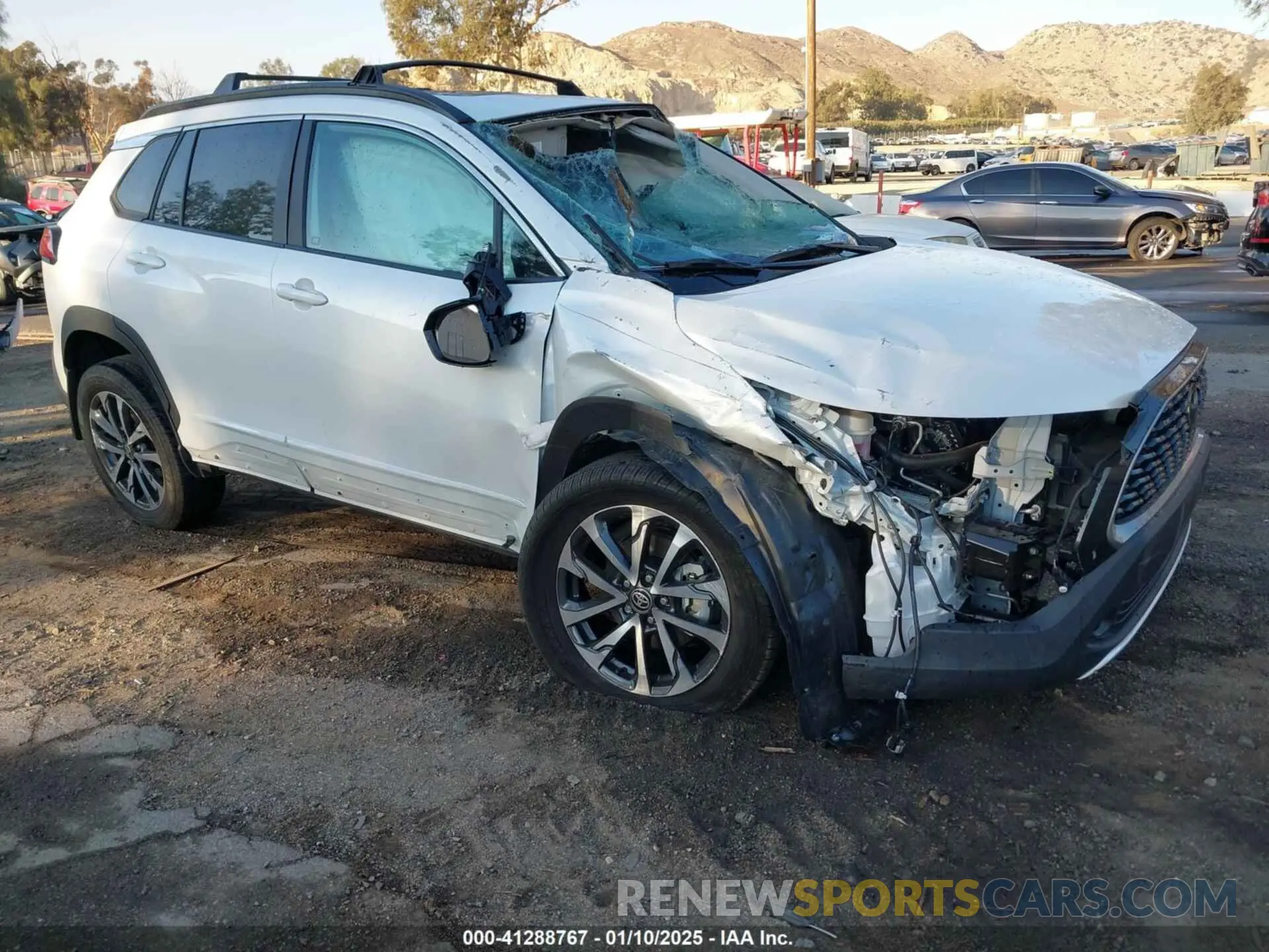 1 Photograph of a damaged car 7MUDAAAG0RV095871 TOYOTA COROLLA CROSS 2024
