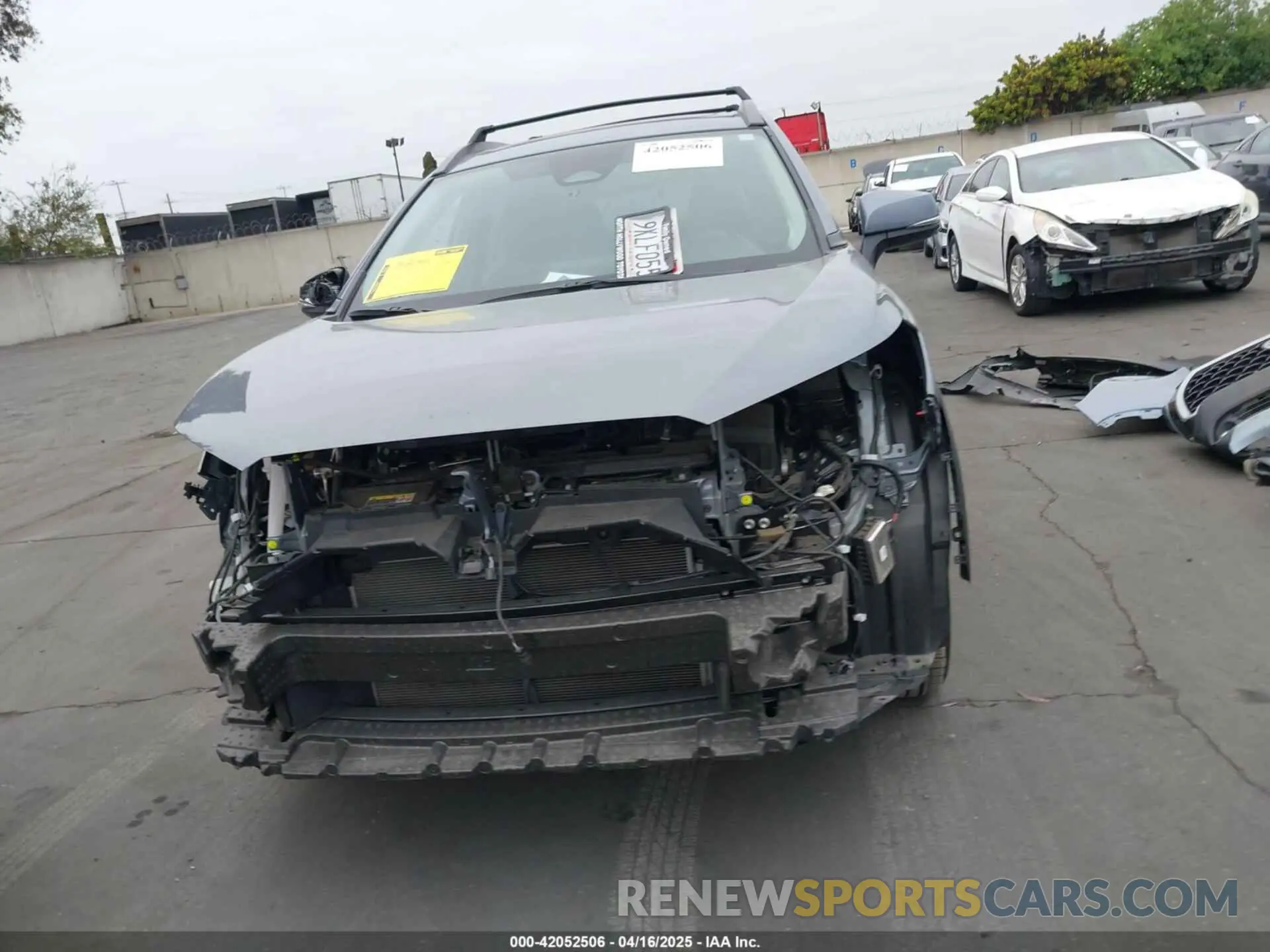 12 Фотография поврежденного автомобиля 7MUDAAAG3RV077624 TOYOTA COROLLA CROSS 2024