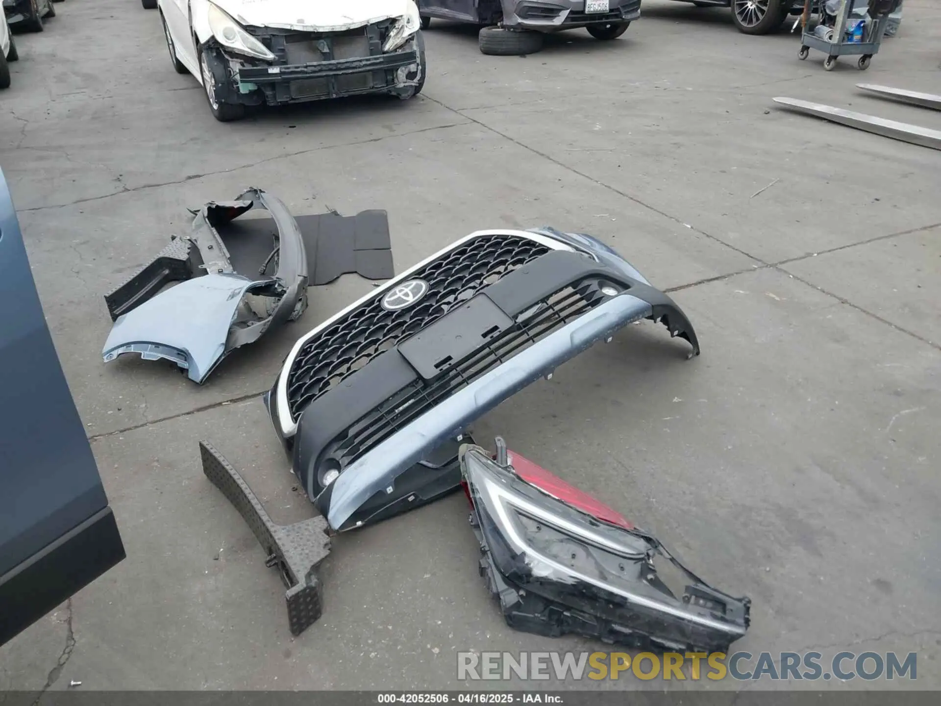 20 Фотография поврежденного автомобиля 7MUDAAAG3RV077624 TOYOTA COROLLA CROSS 2024